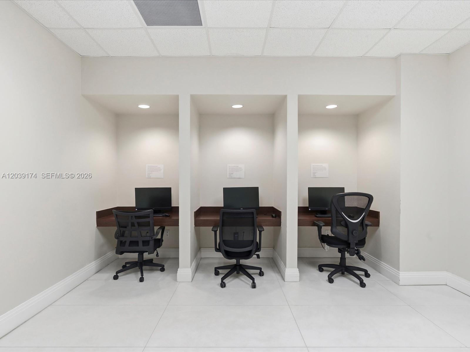 3000 S Ocean Dr # 718