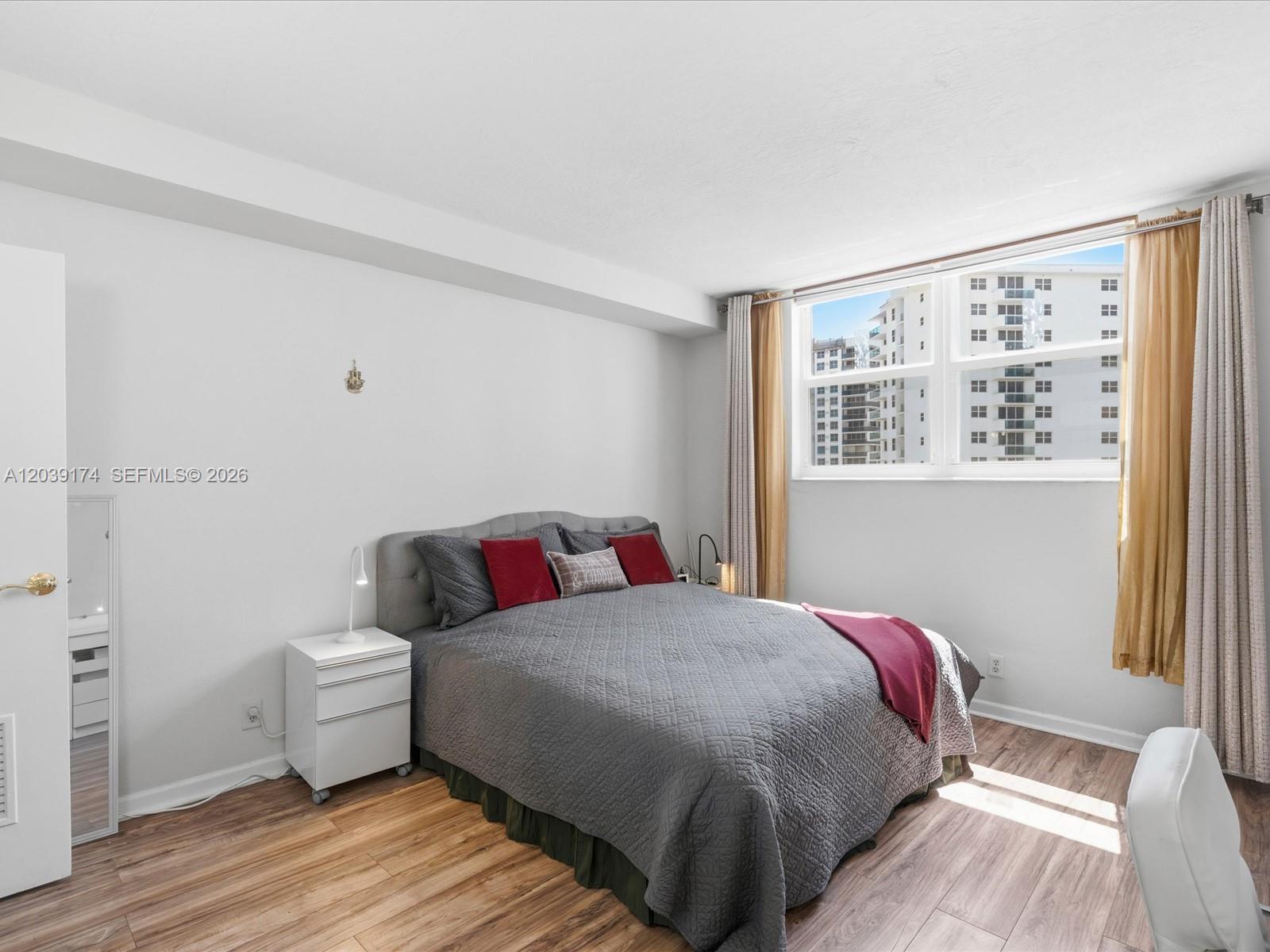 3000 S Ocean Dr # 718