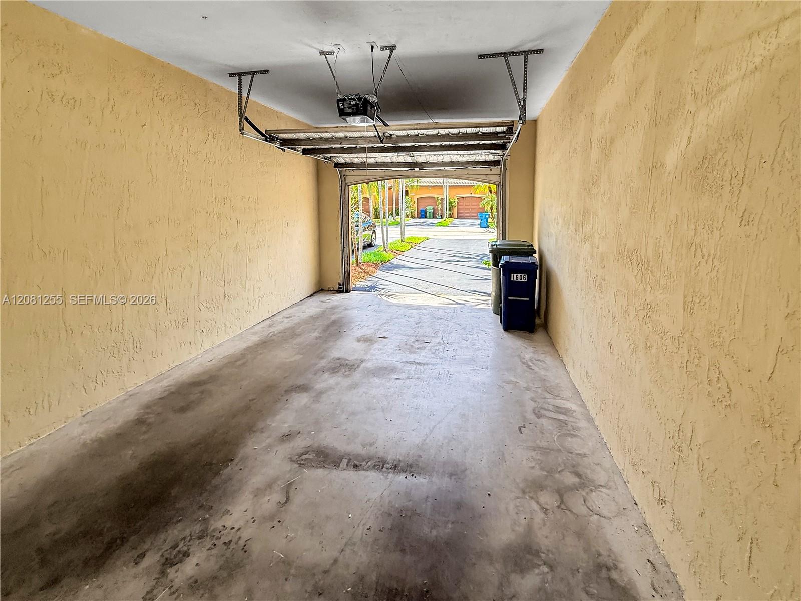 1606 Veracruz Ln