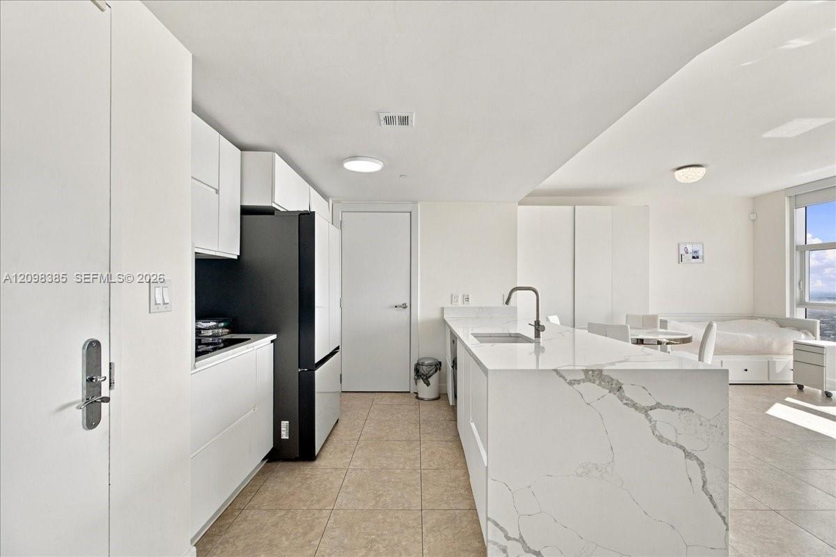 1830 S Ocean Dr # 3607