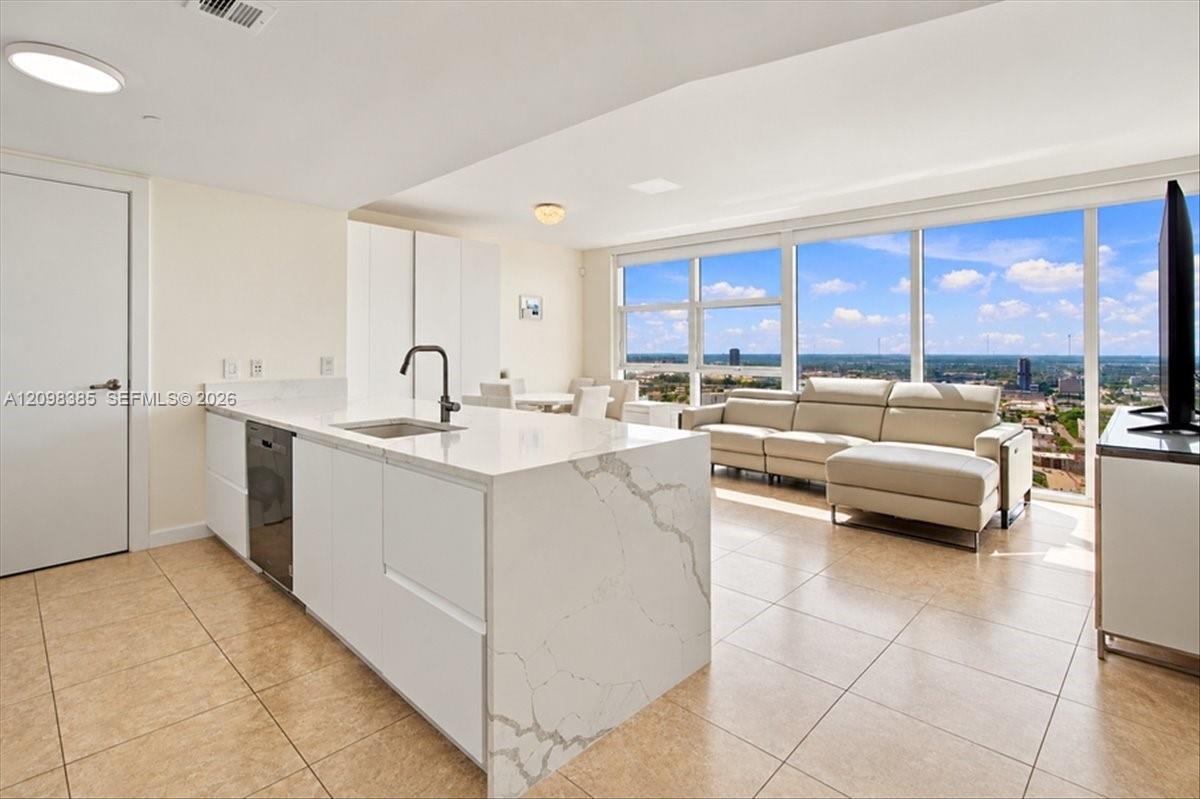 1830 S Ocean Dr # 3607
