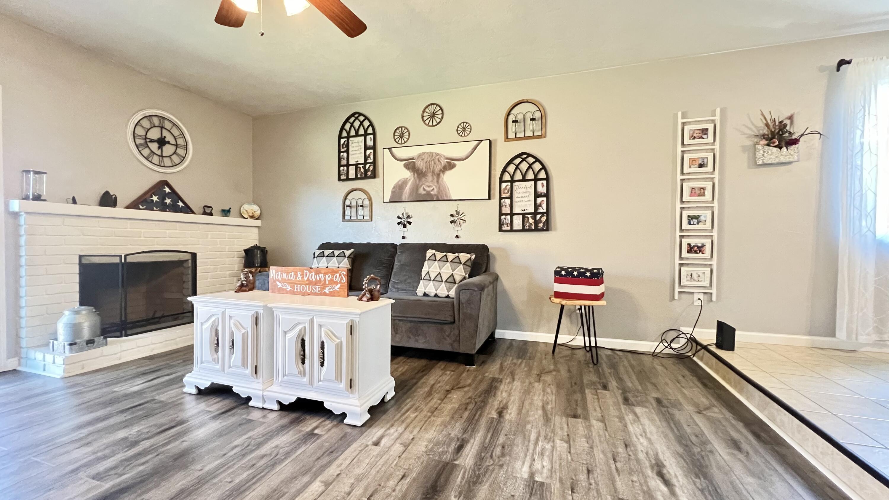 2948 W Country Court