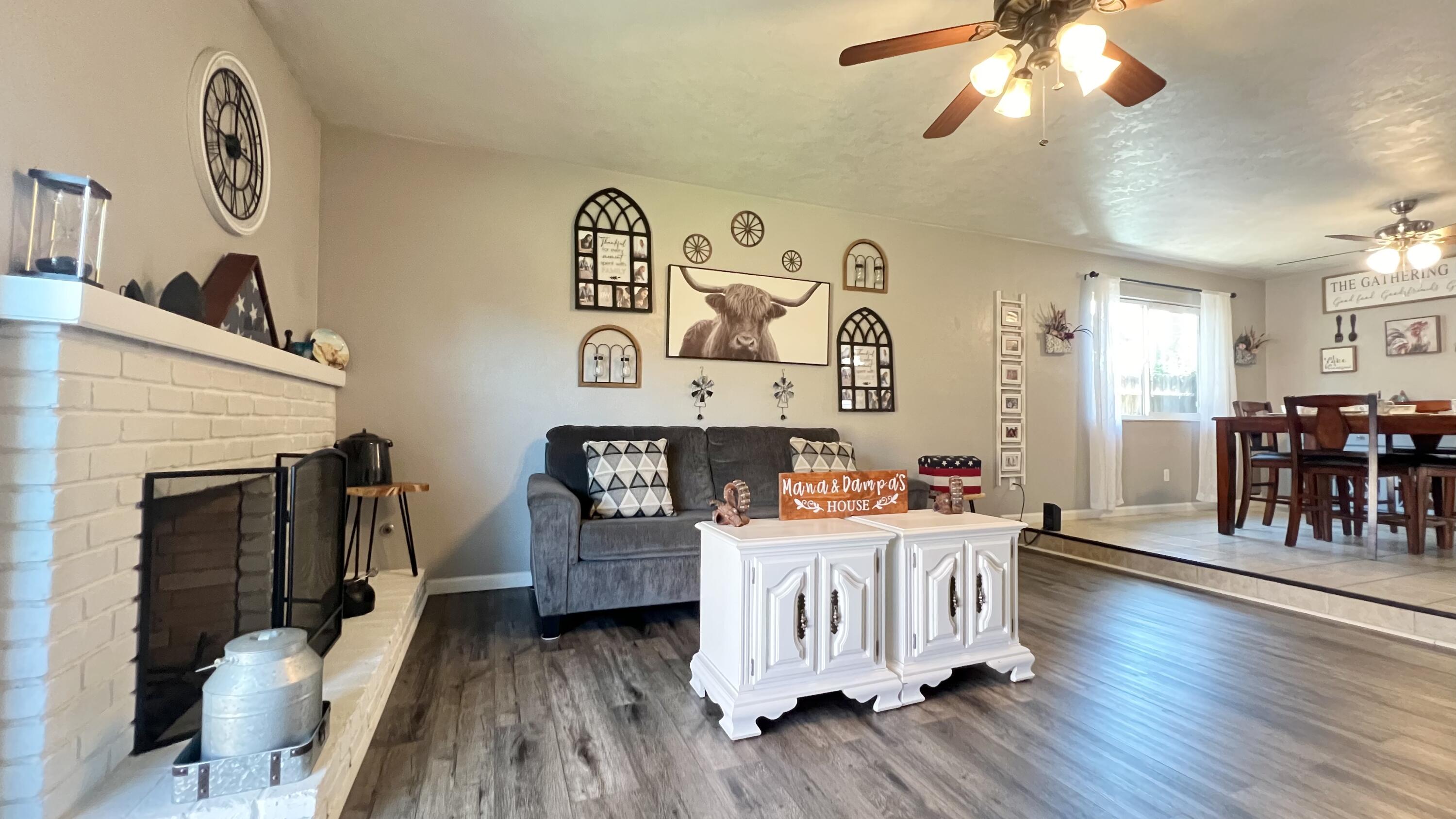 2948 W Country Court