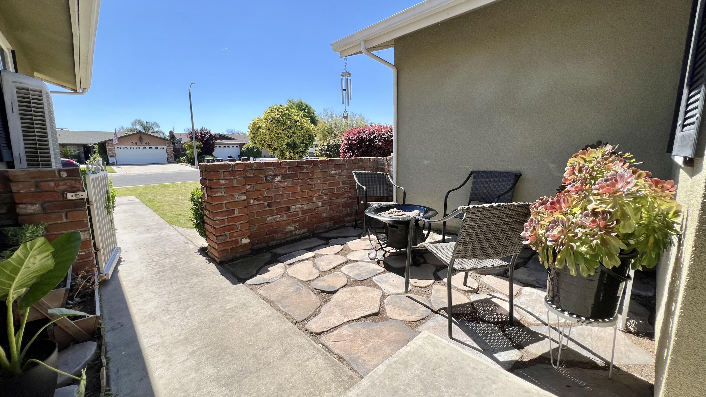 2948 W Country Court