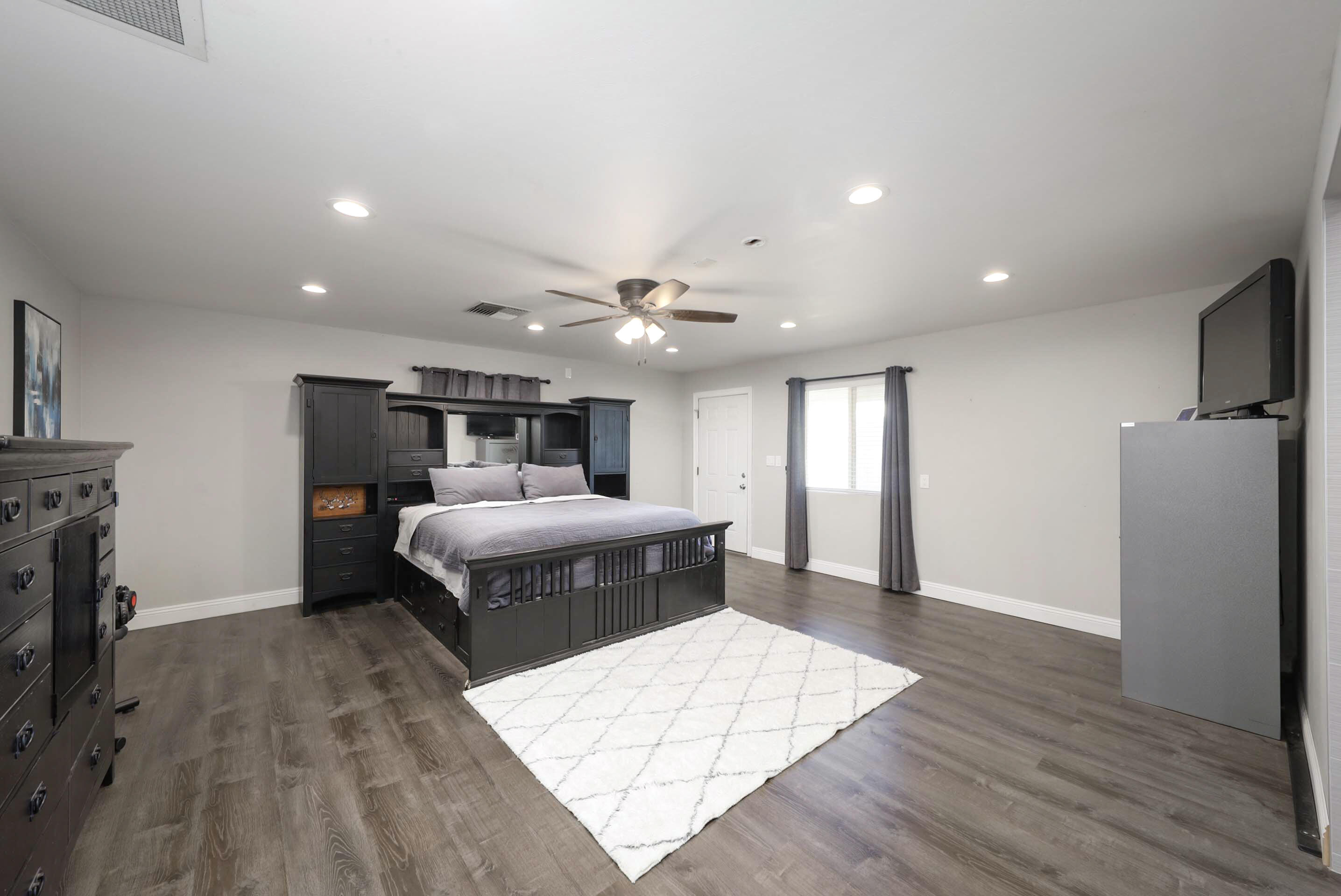 4620 Taft Highway