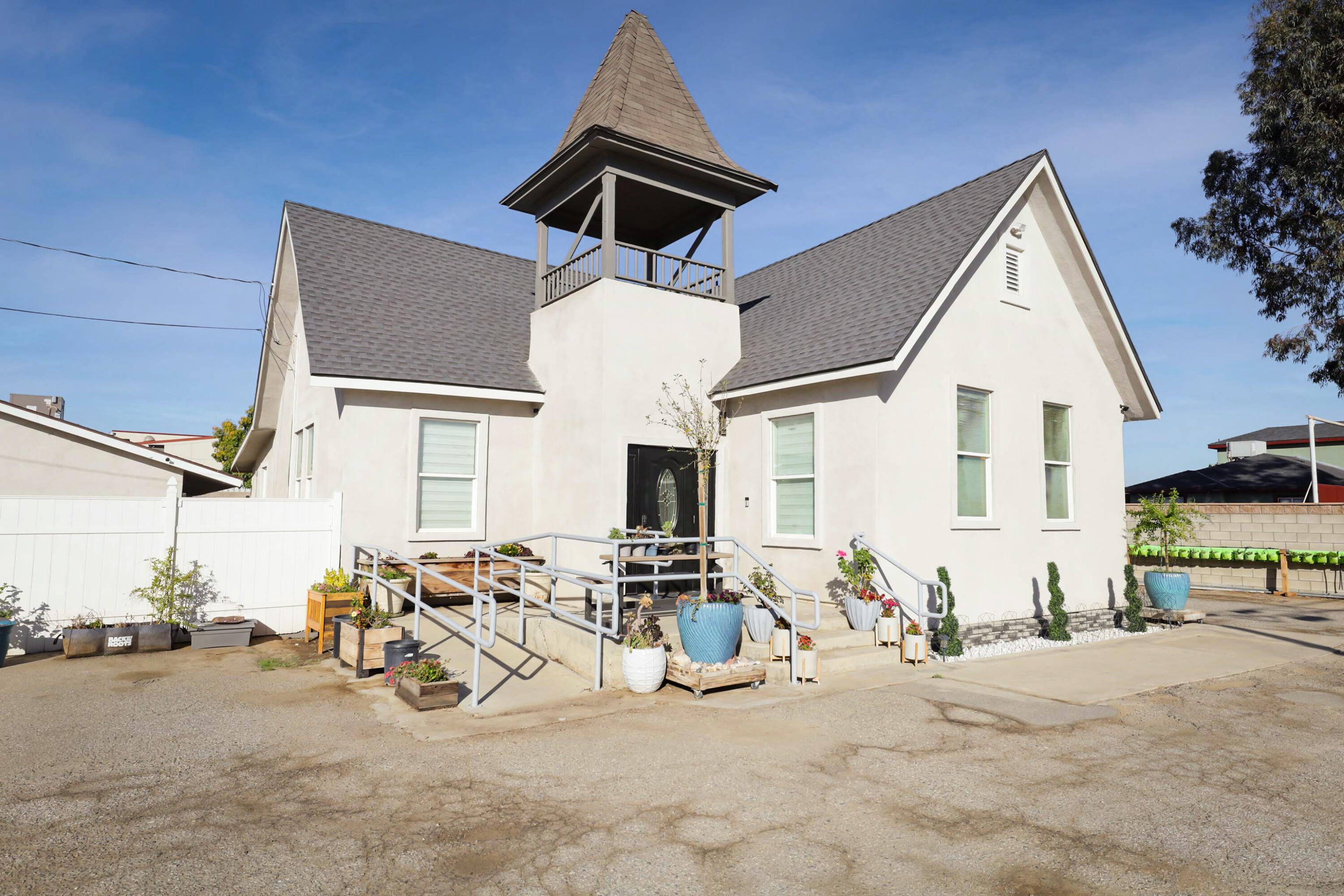 4620 Taft Highway