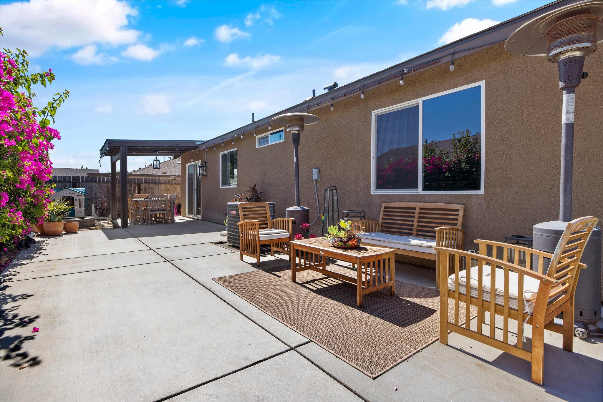 810 W Perez Avenue