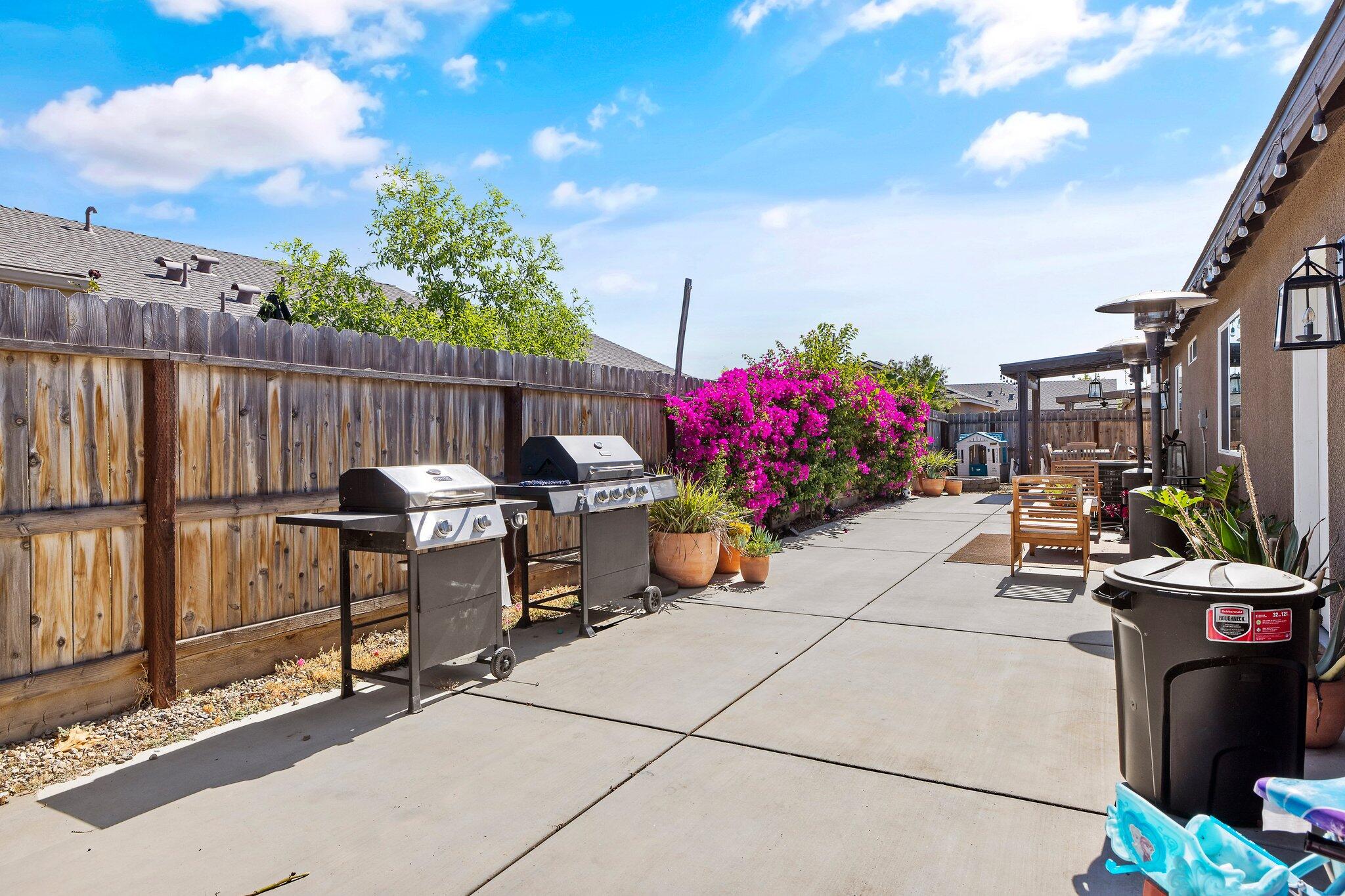 810 W Perez Avenue