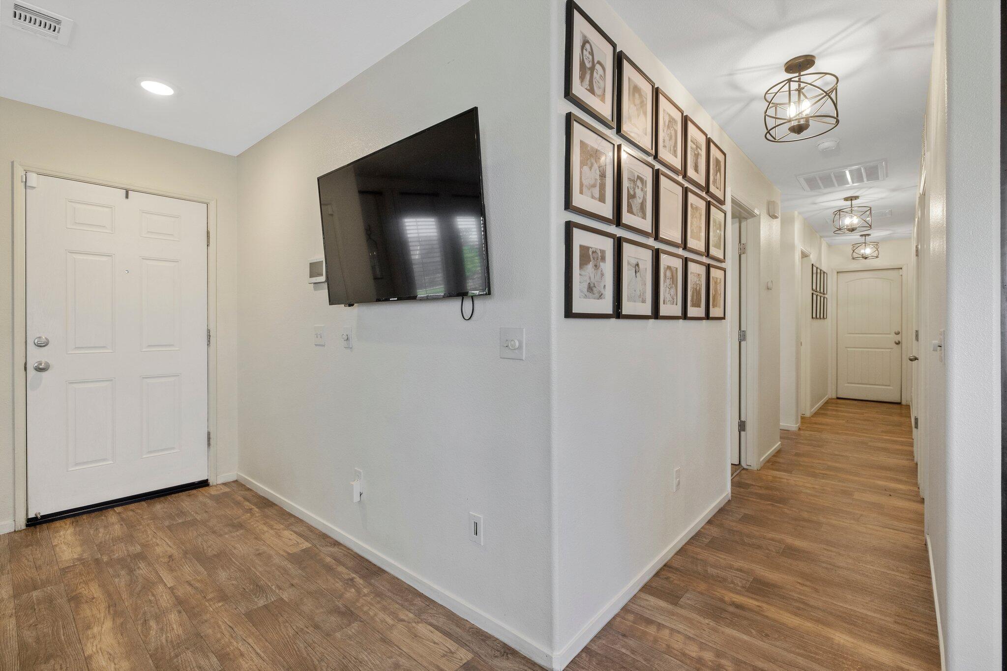 810 W Perez Avenue
