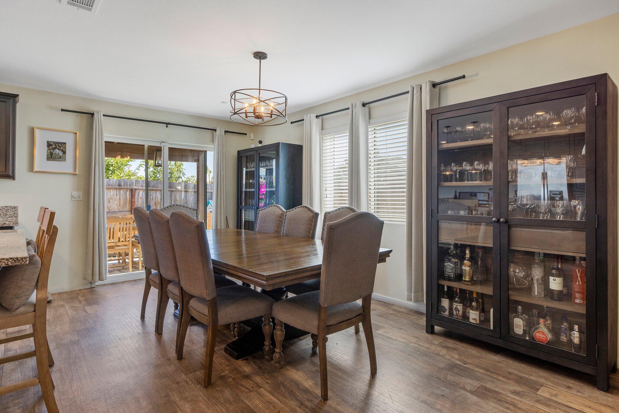 810 W Perez Avenue