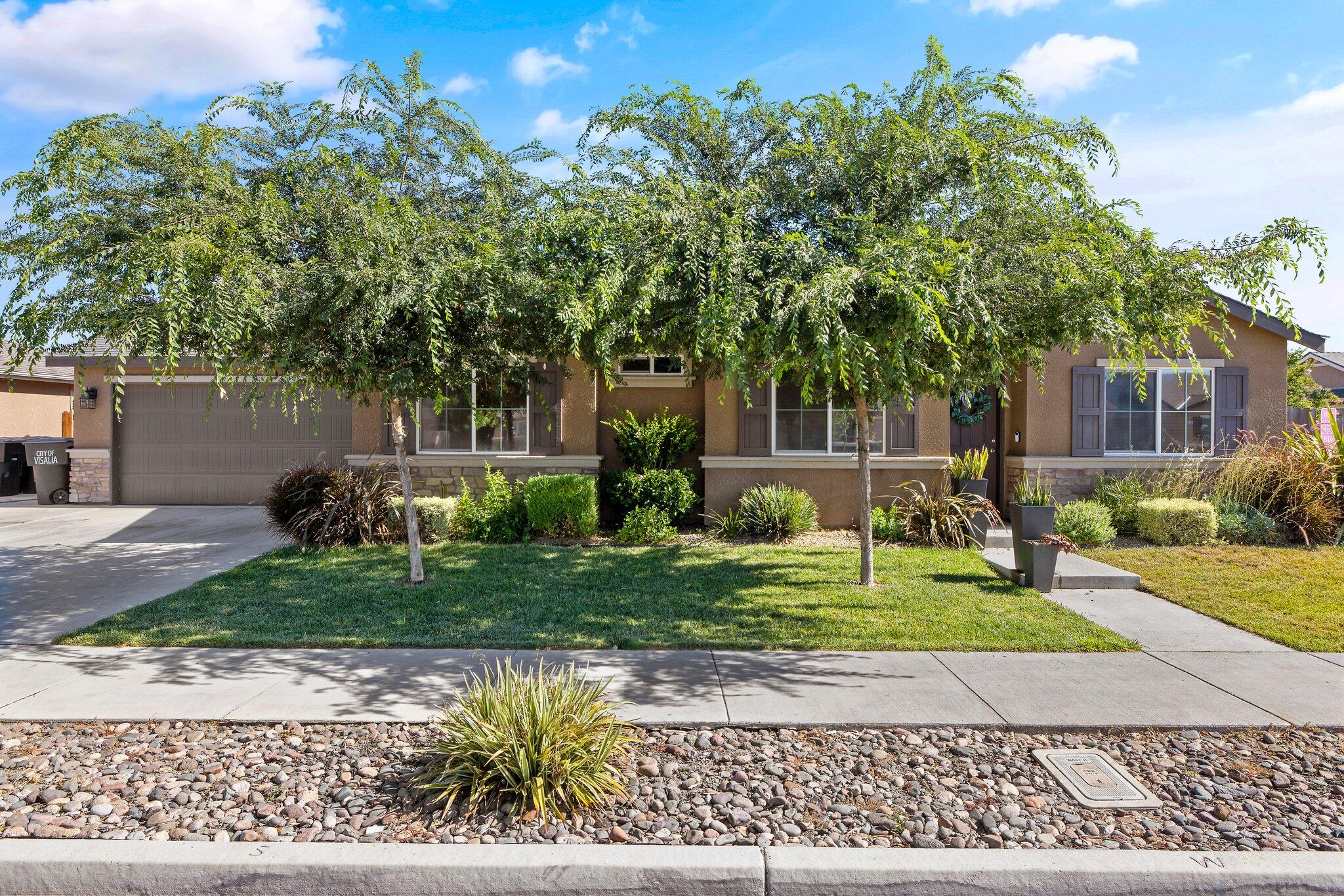 810 W Perez Avenue