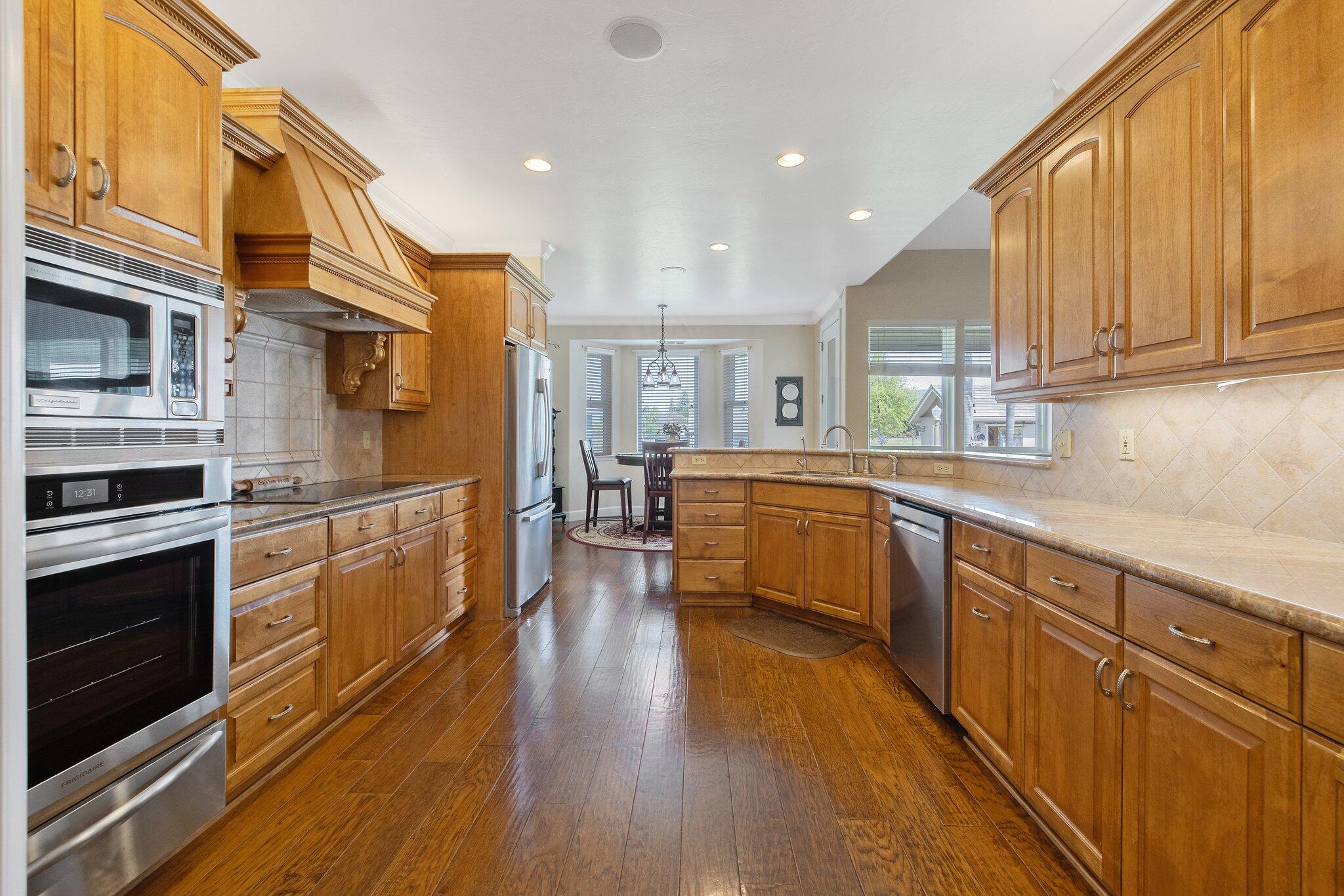 21488 Ave 332