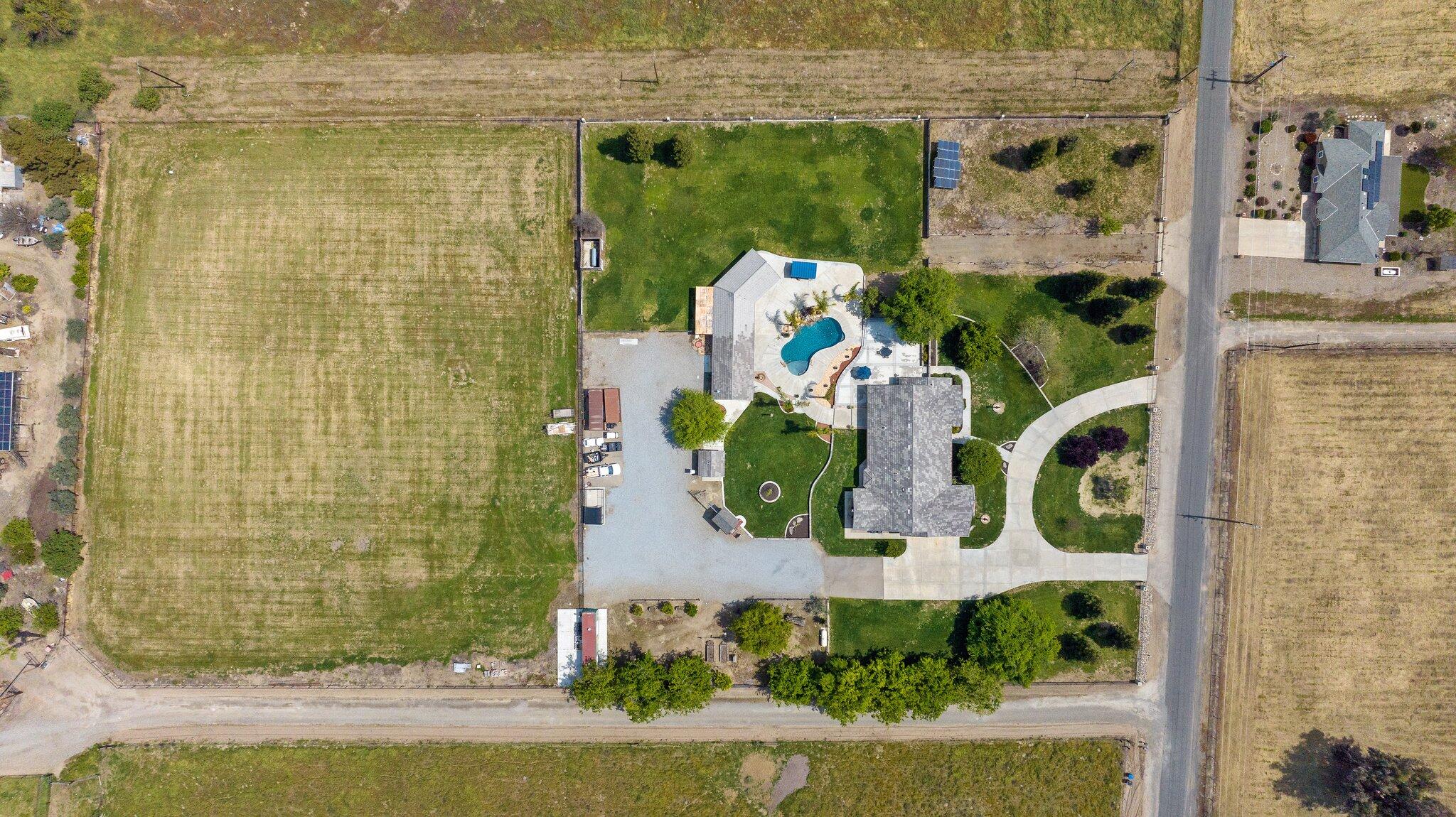 21488 Ave 332