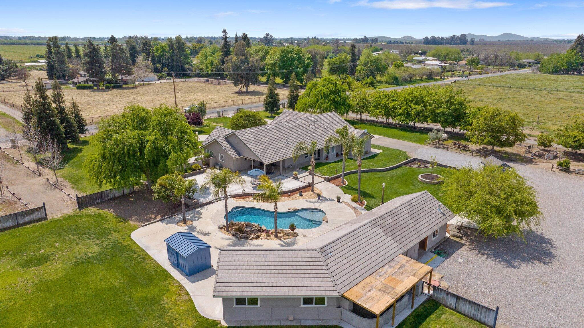 21488 Ave 332