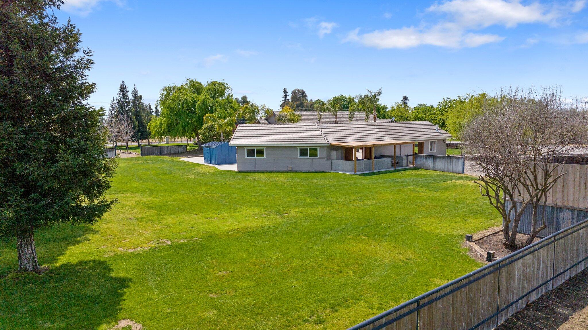 21488 Ave 332