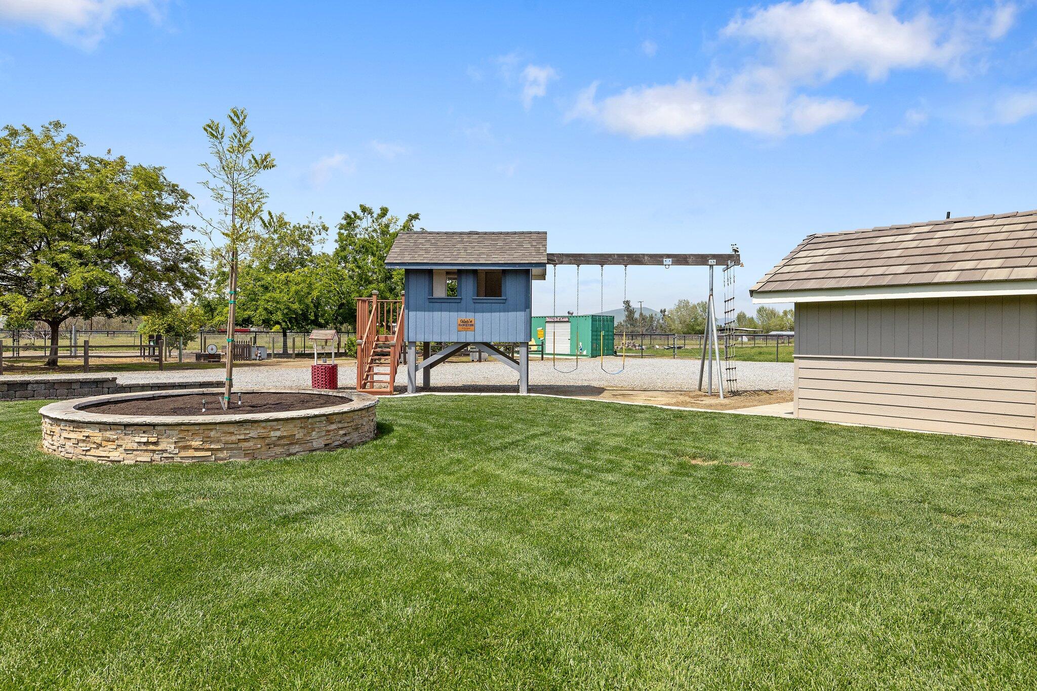 21488 Ave 332