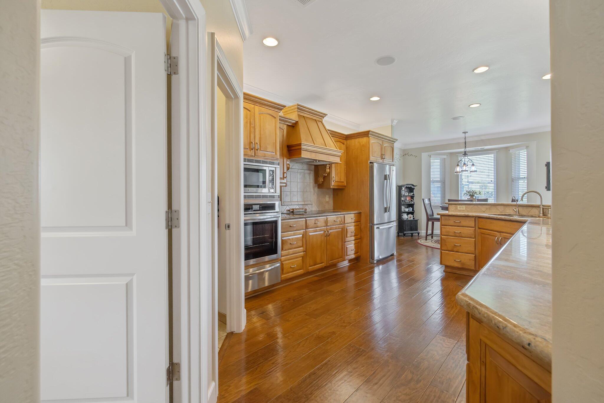 21488 Ave 332