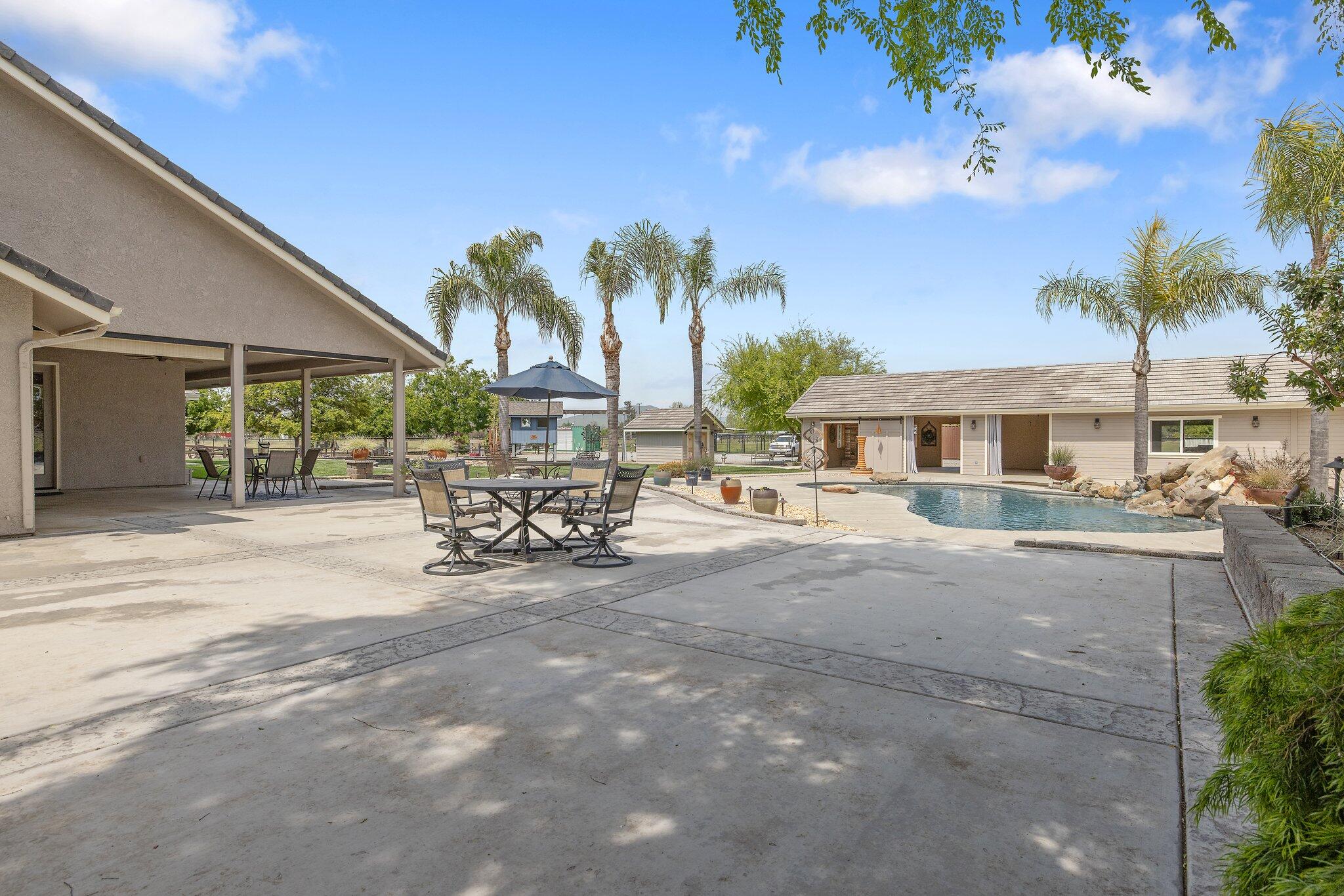 21488 Ave 332