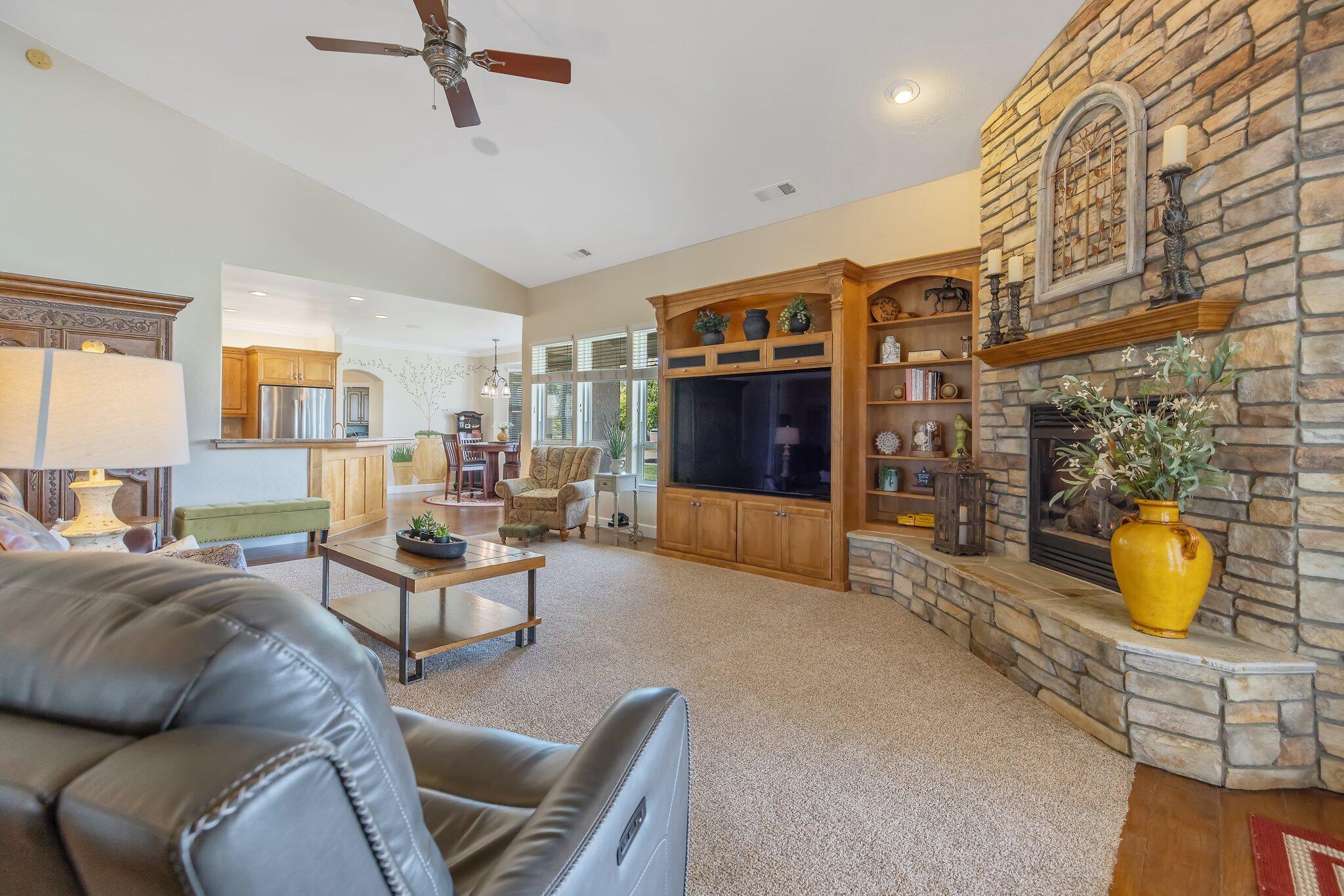 21488 Ave 332
