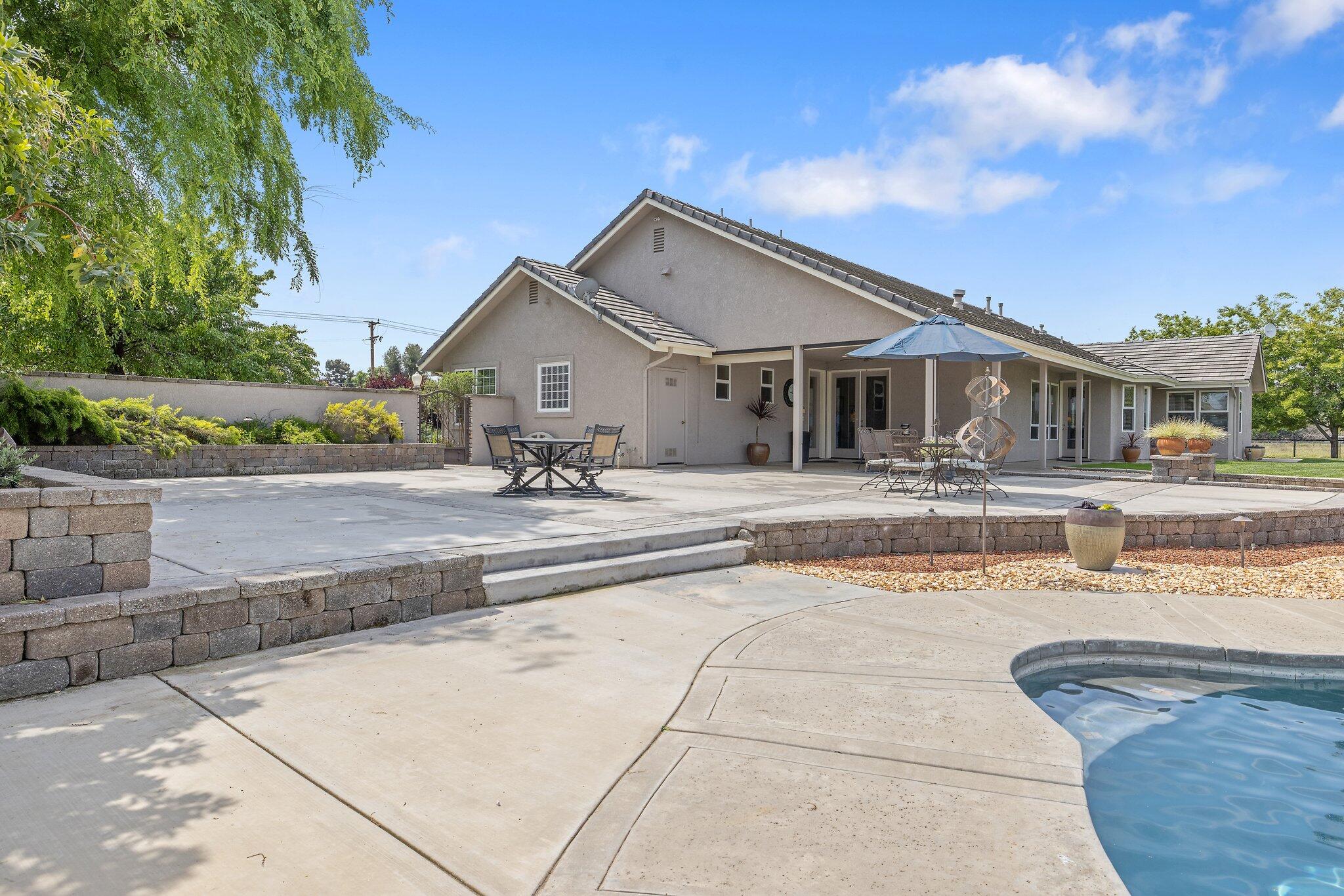 21488 Ave 332