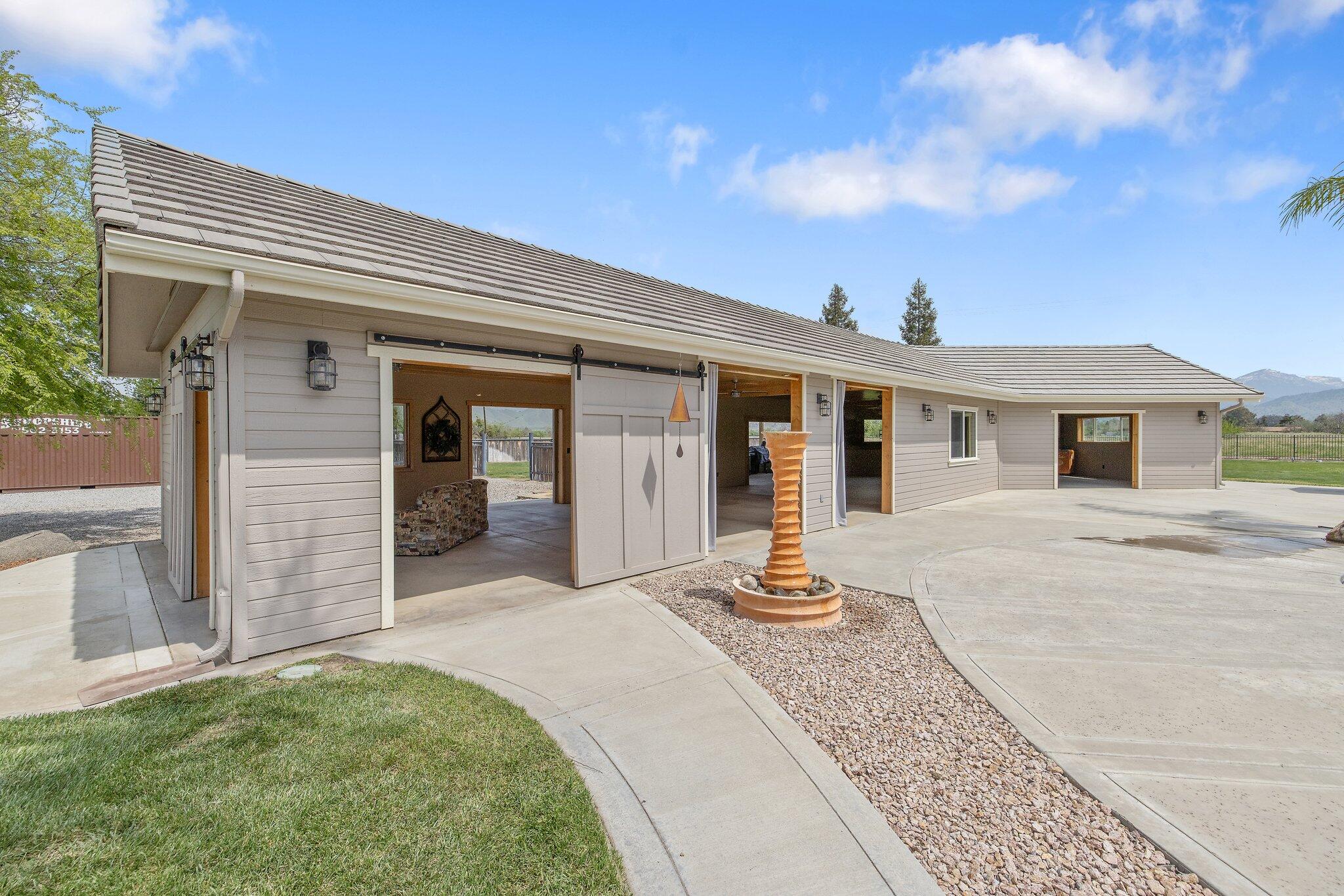 21488 Ave 332