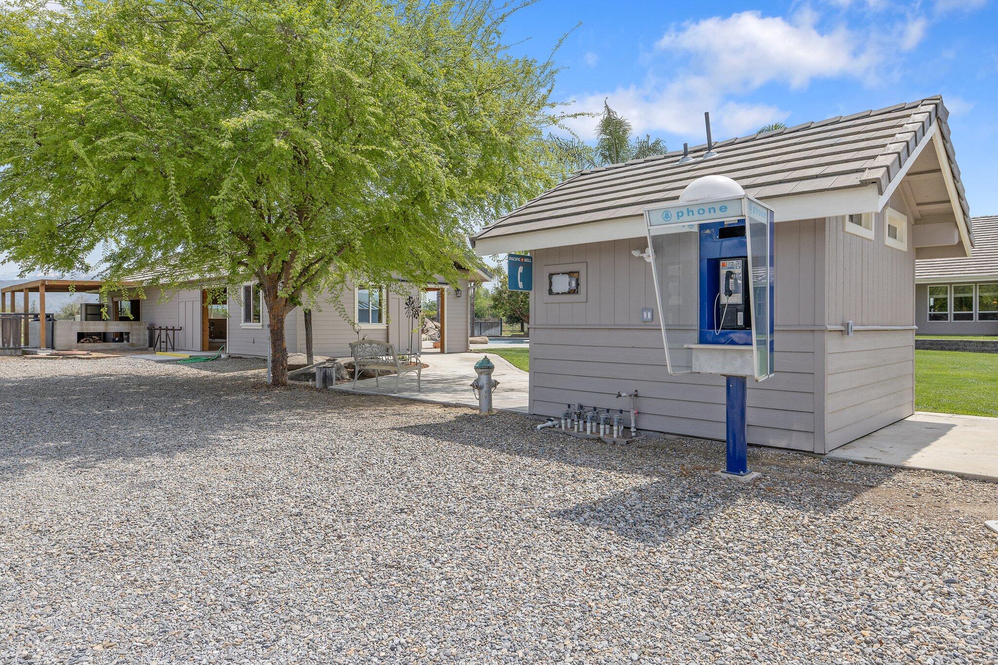 21488 Ave 332