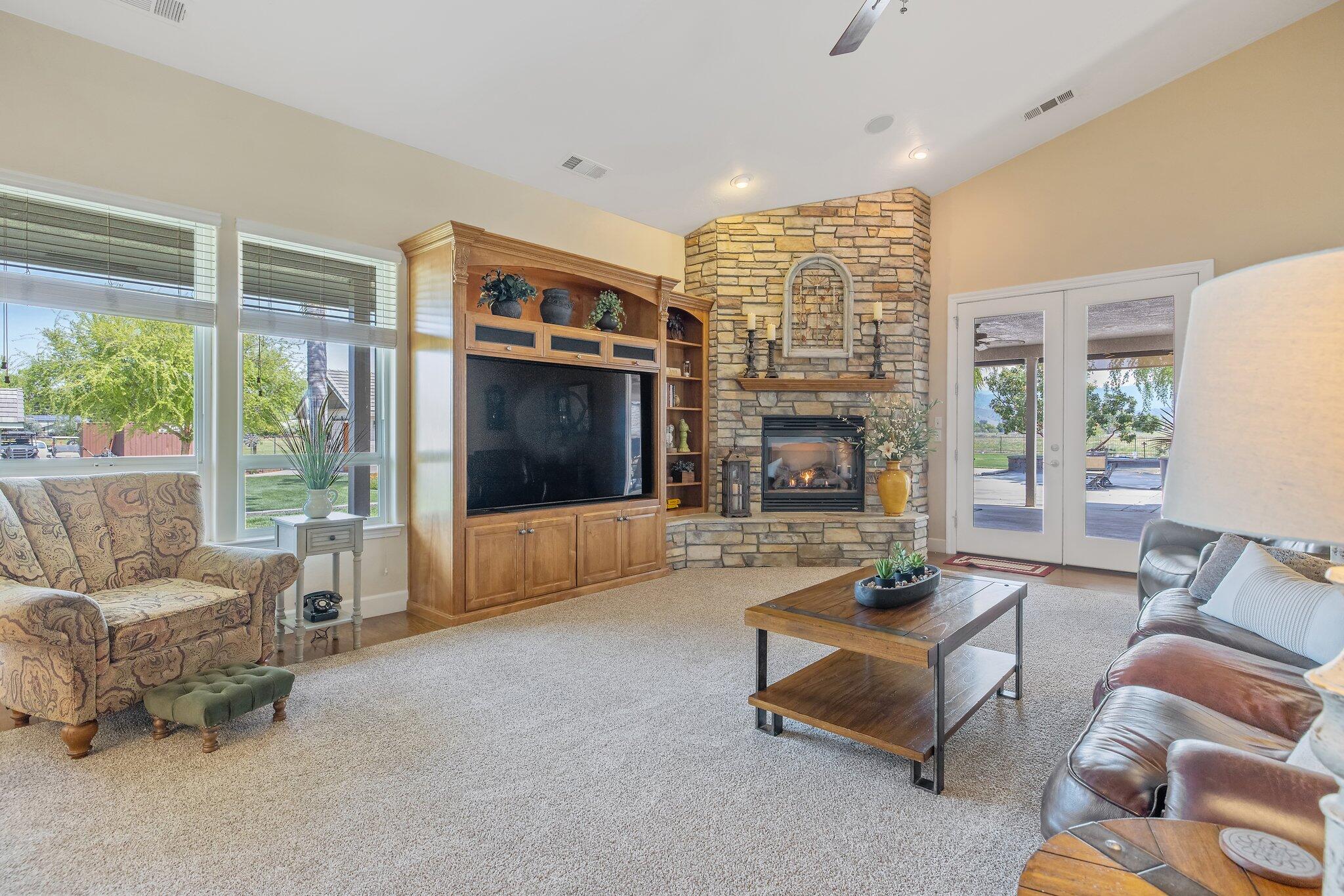 21488 Ave 332