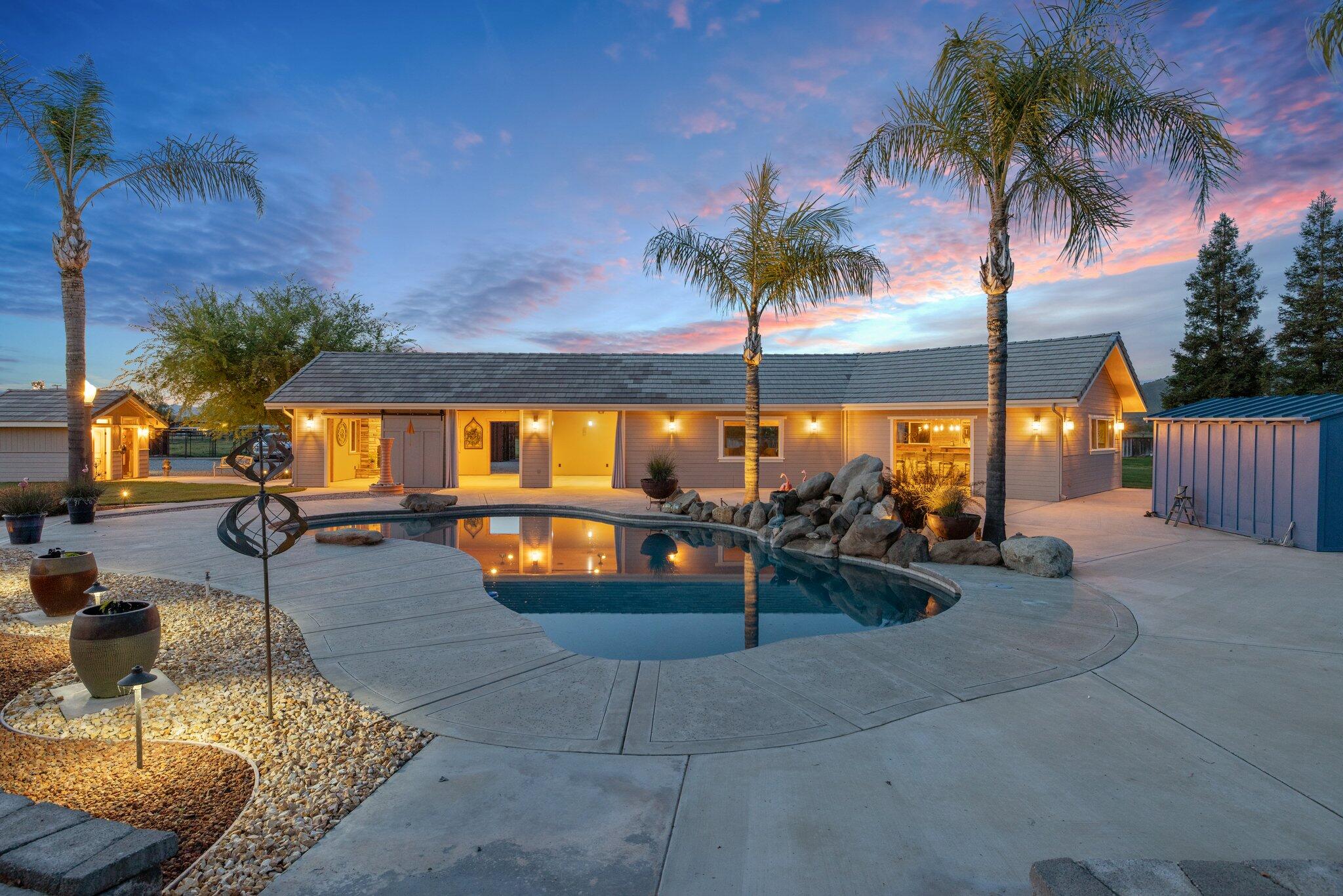 21488 Ave 332