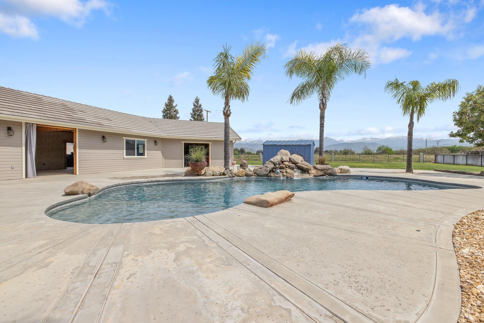 21488 Ave 332