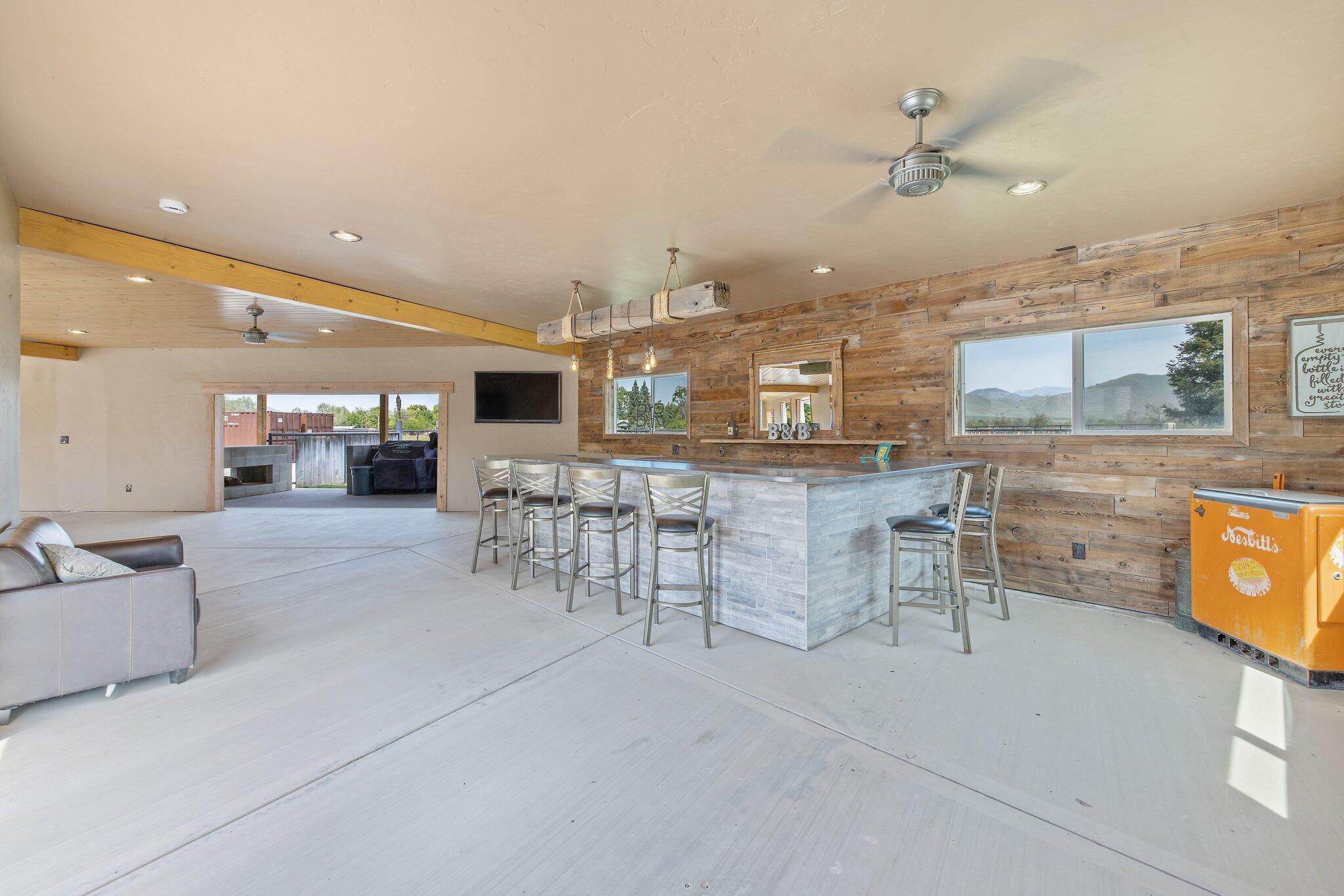 21488 Ave 332