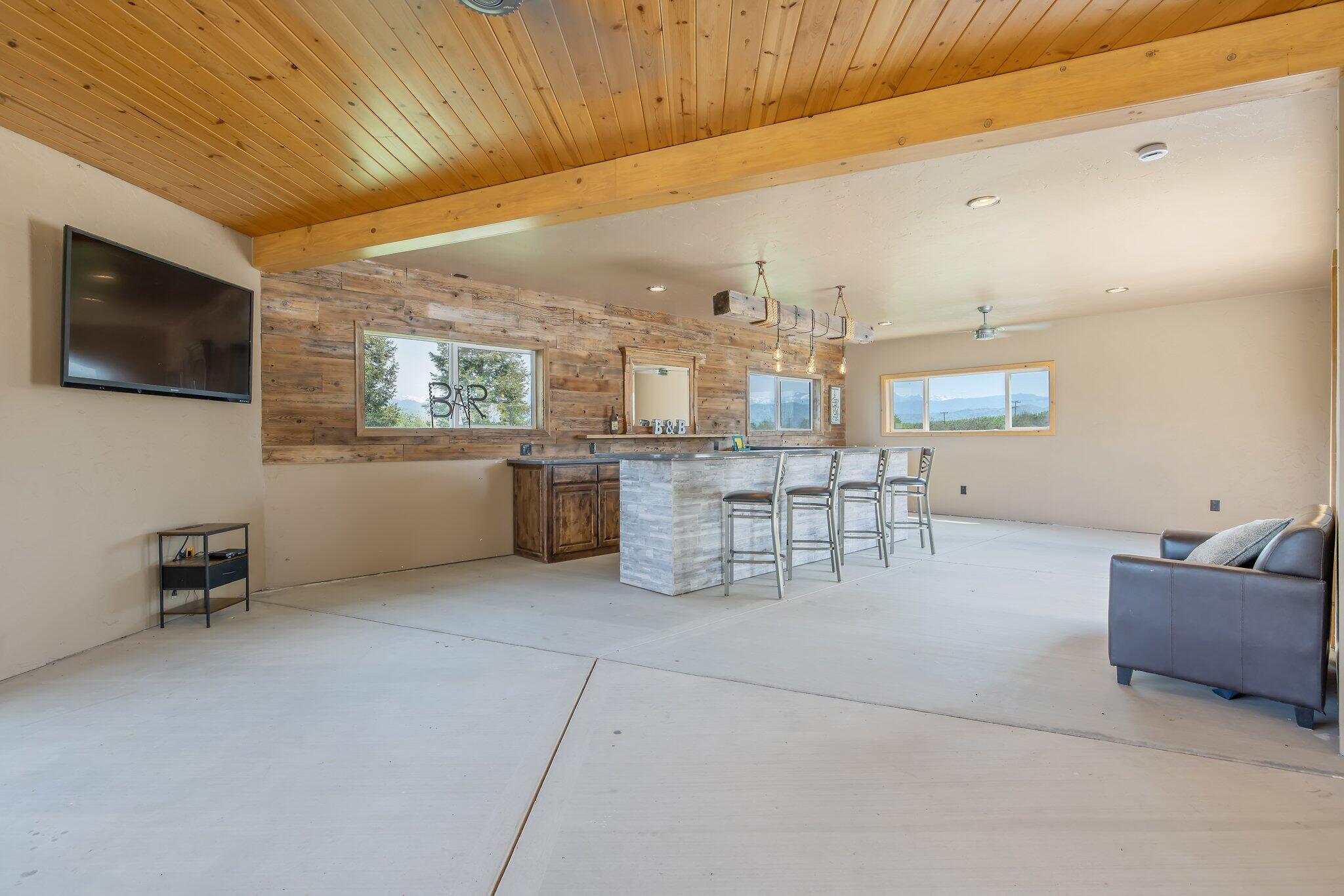 21488 Ave 332