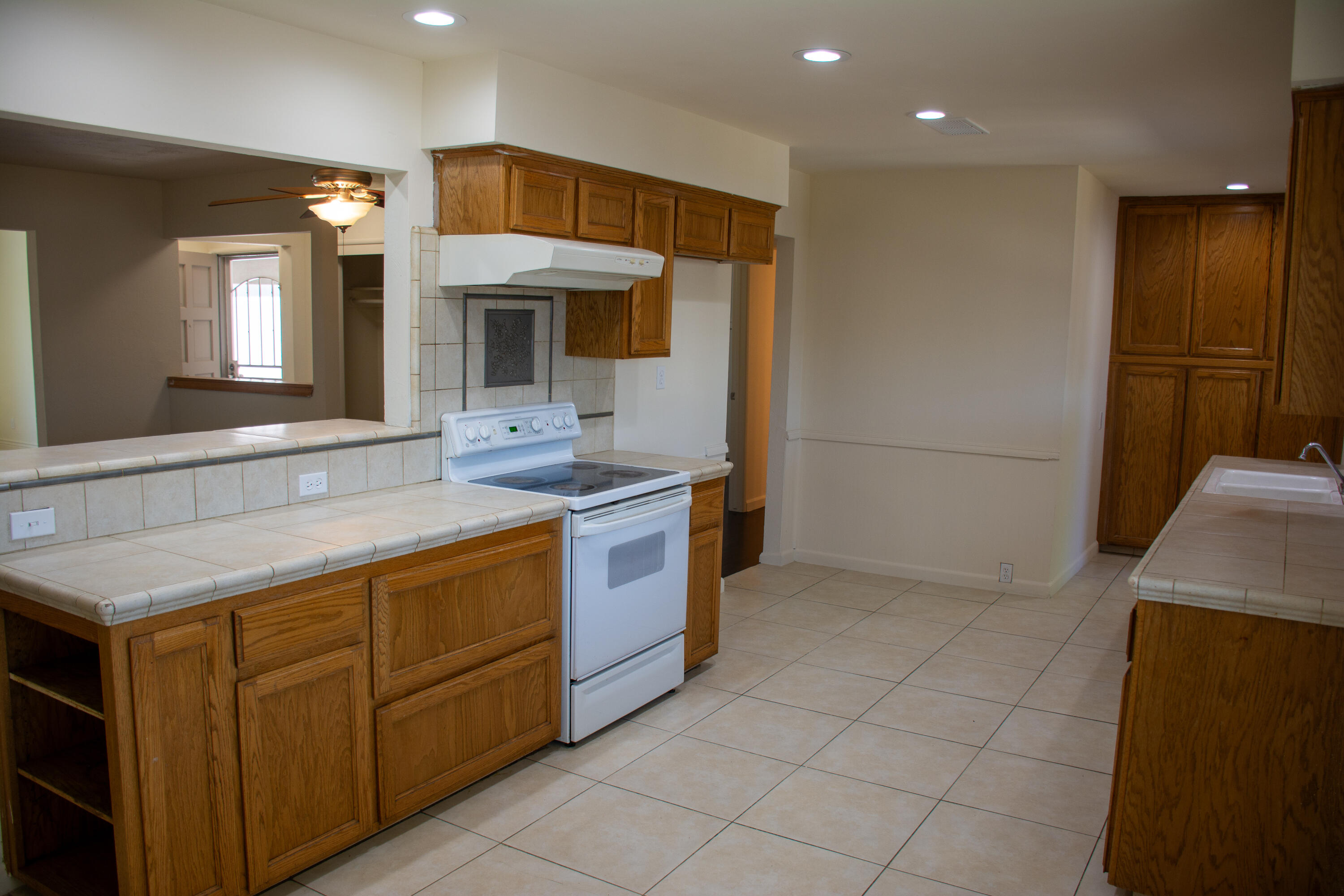 1913 N Waukena Way
