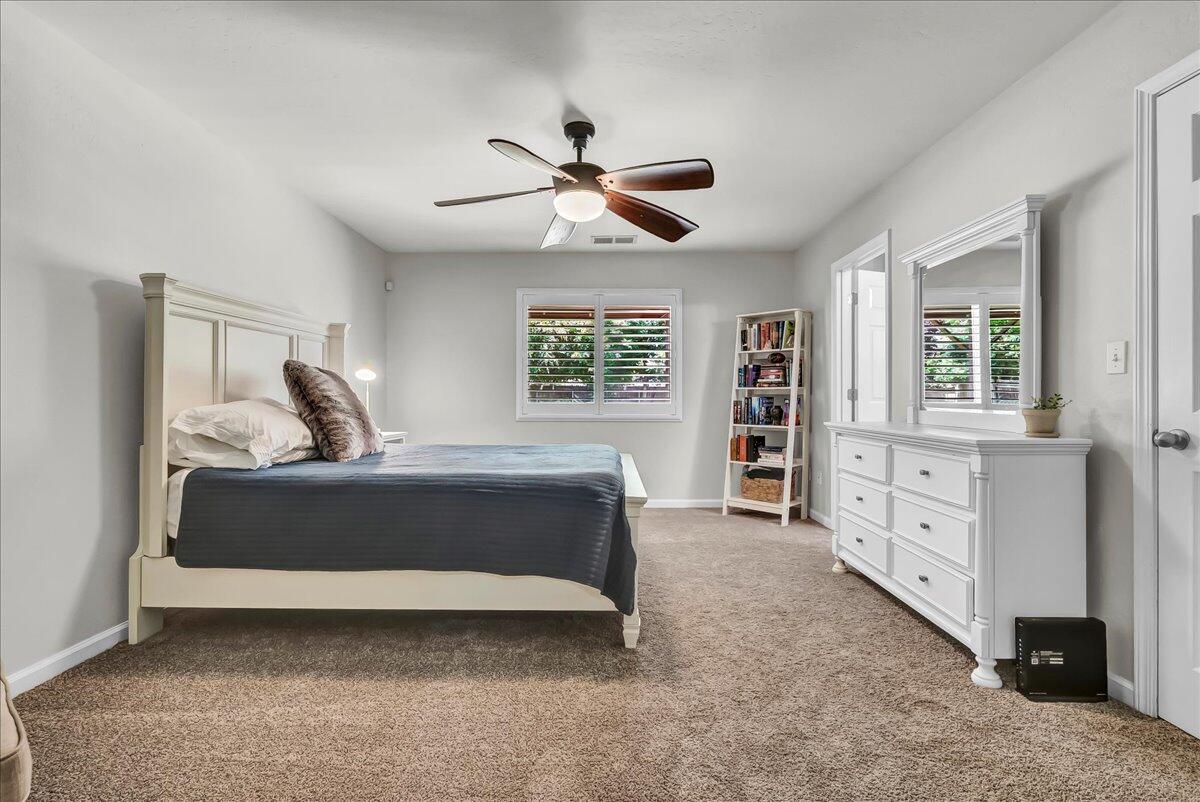 3038 N Linda Vista Court