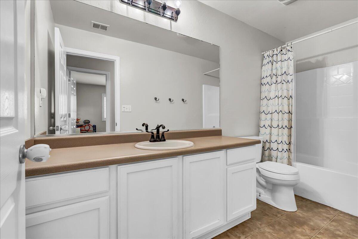 3038 N Linda Vista Court