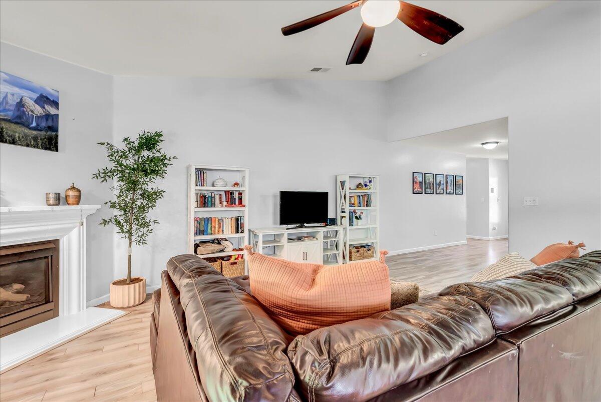 3038 N Linda Vista Court