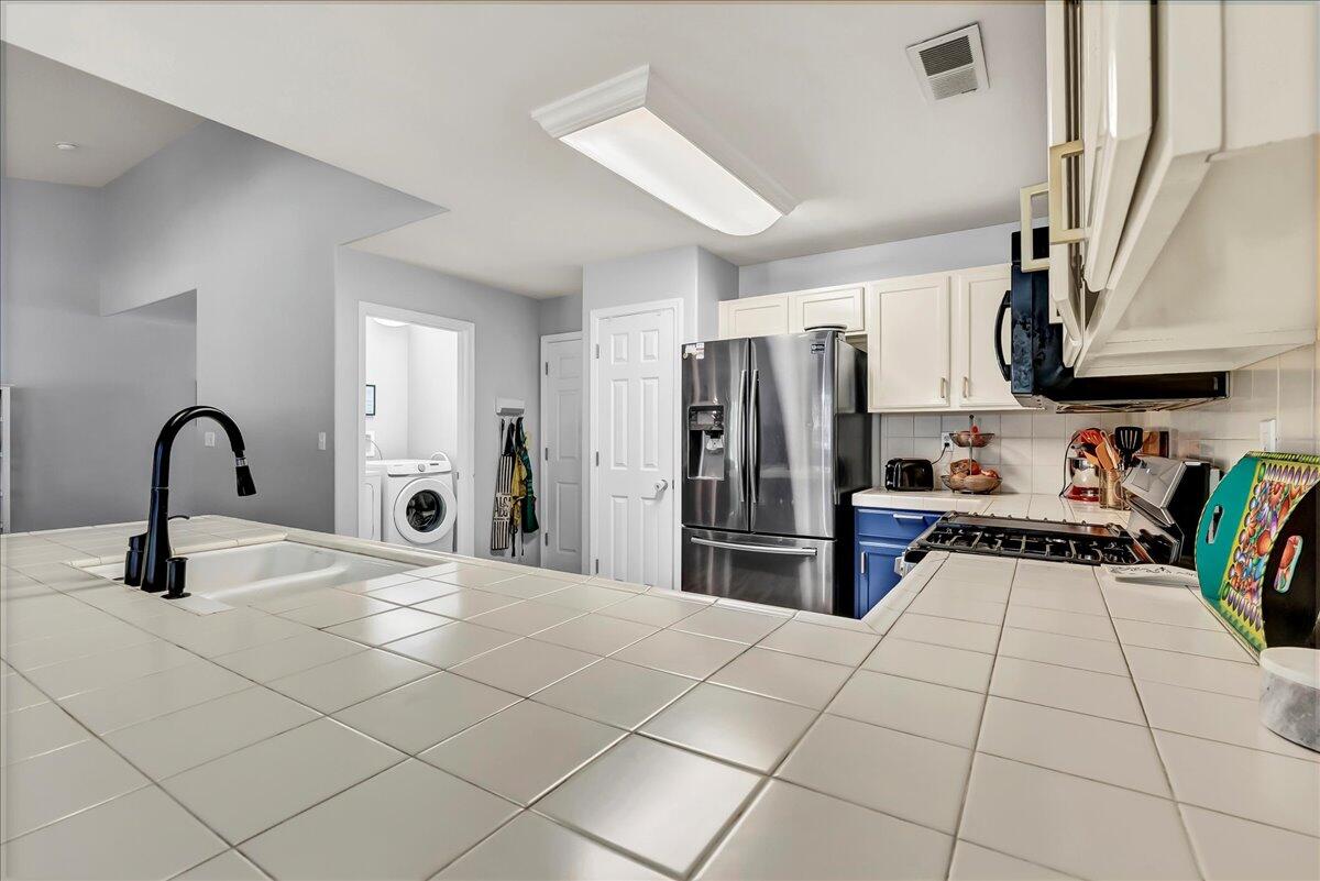 3038 N Linda Vista Court