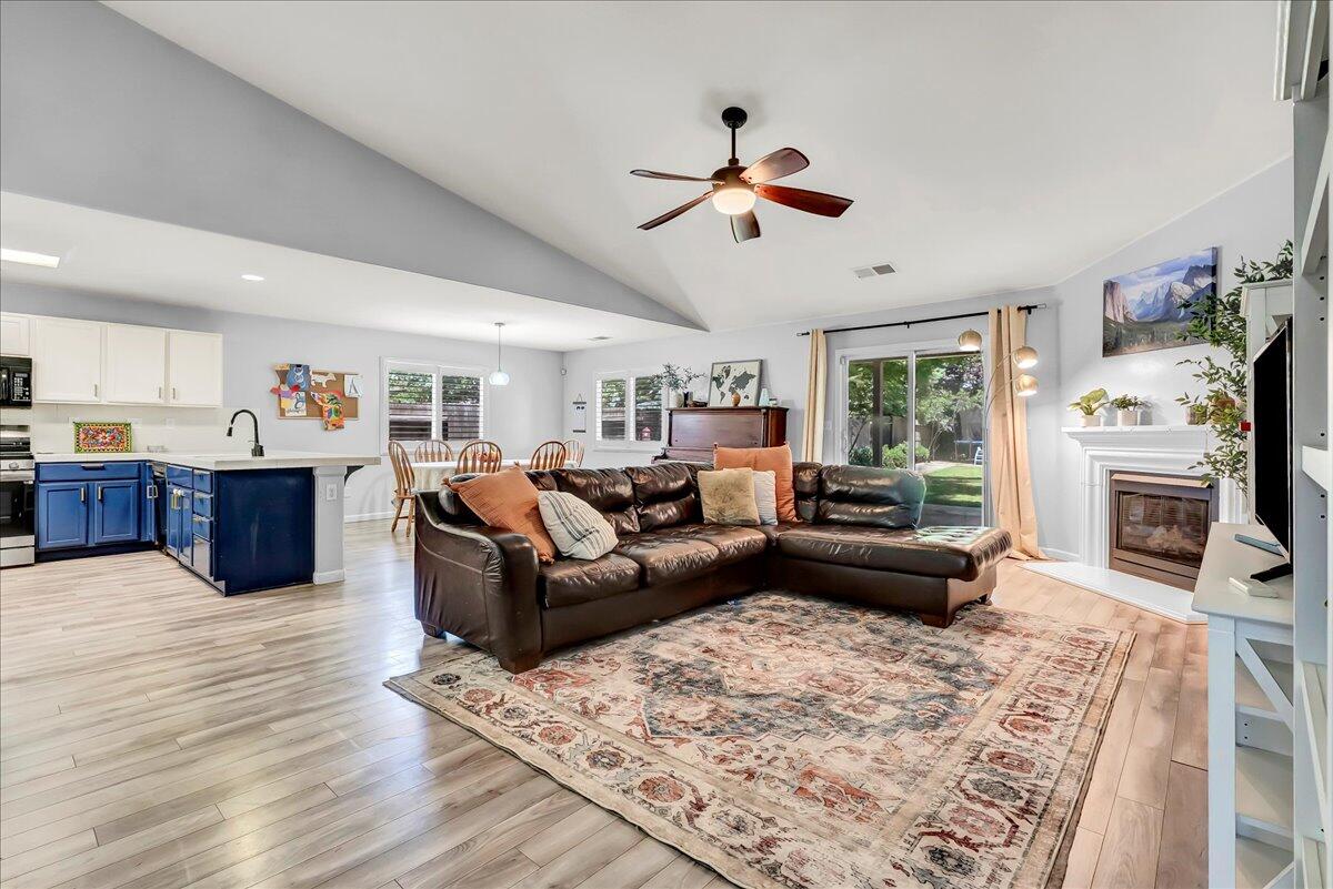 3038 N Linda Vista Court
