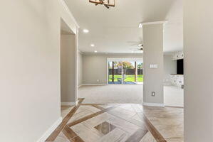 850 W Palmer Circle