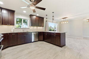 850 W Palmer Circle