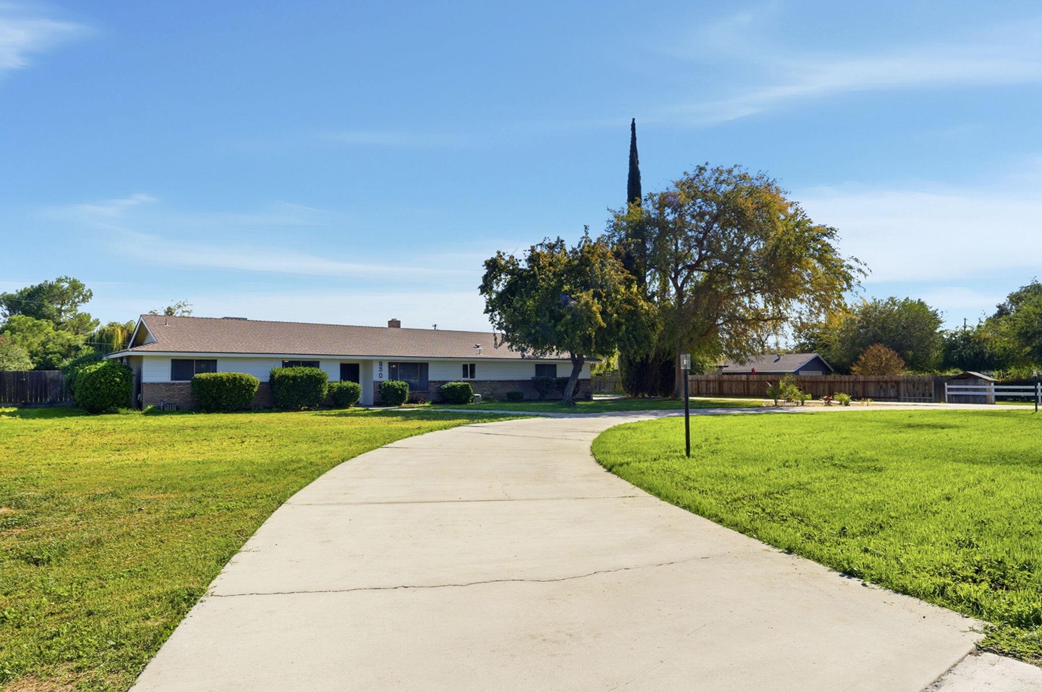 850 W Palmer Circle
