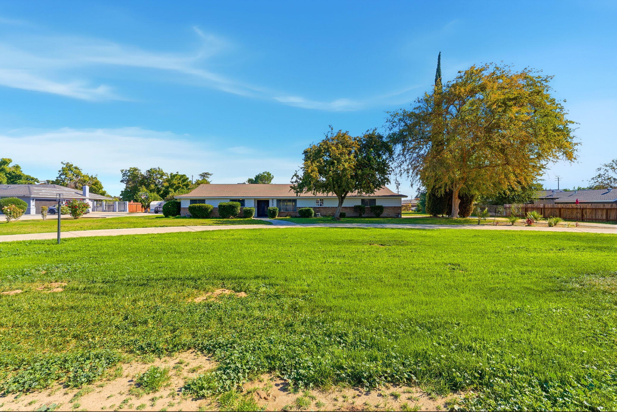 850 W Palmer Circle