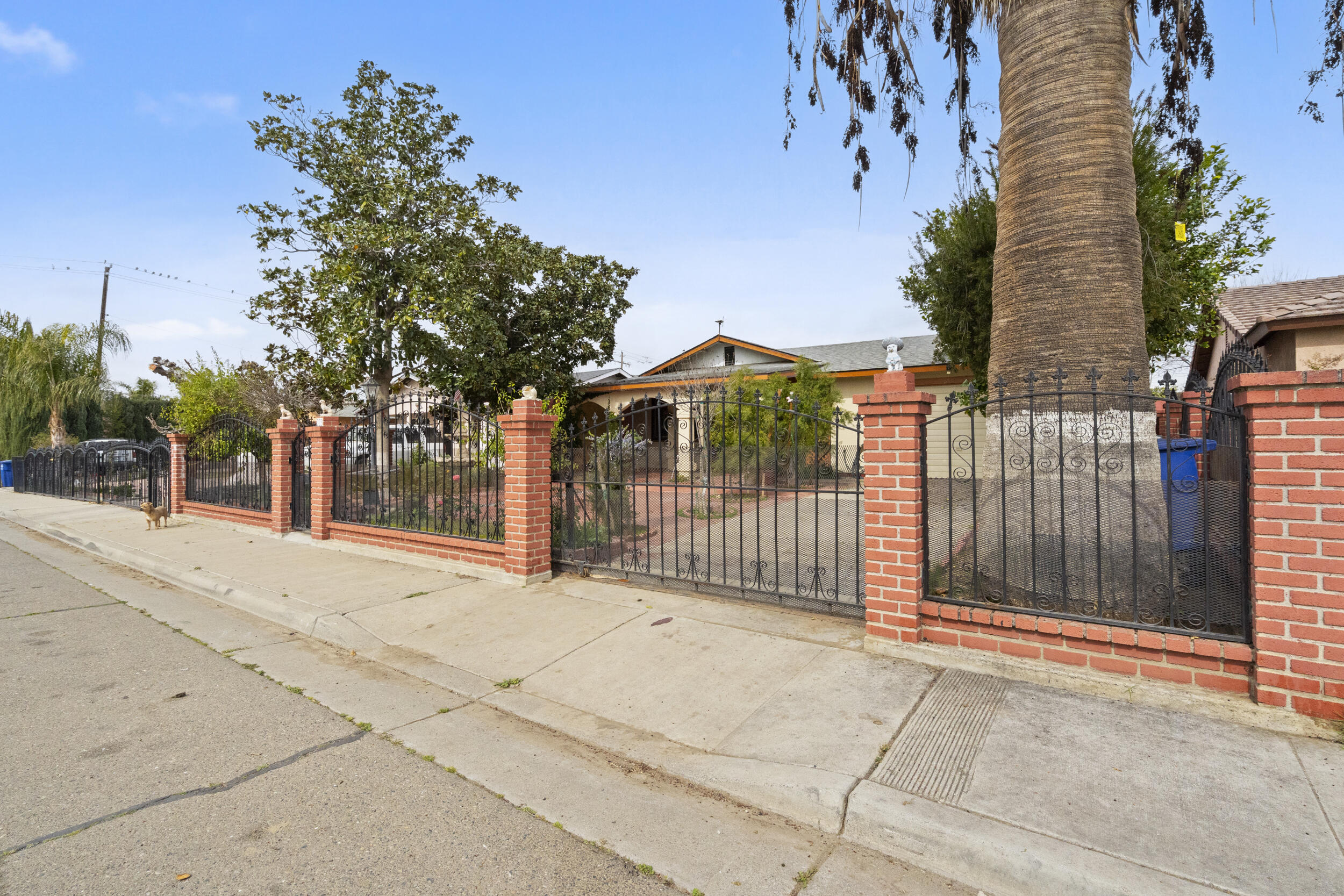 309 E Kern Street
