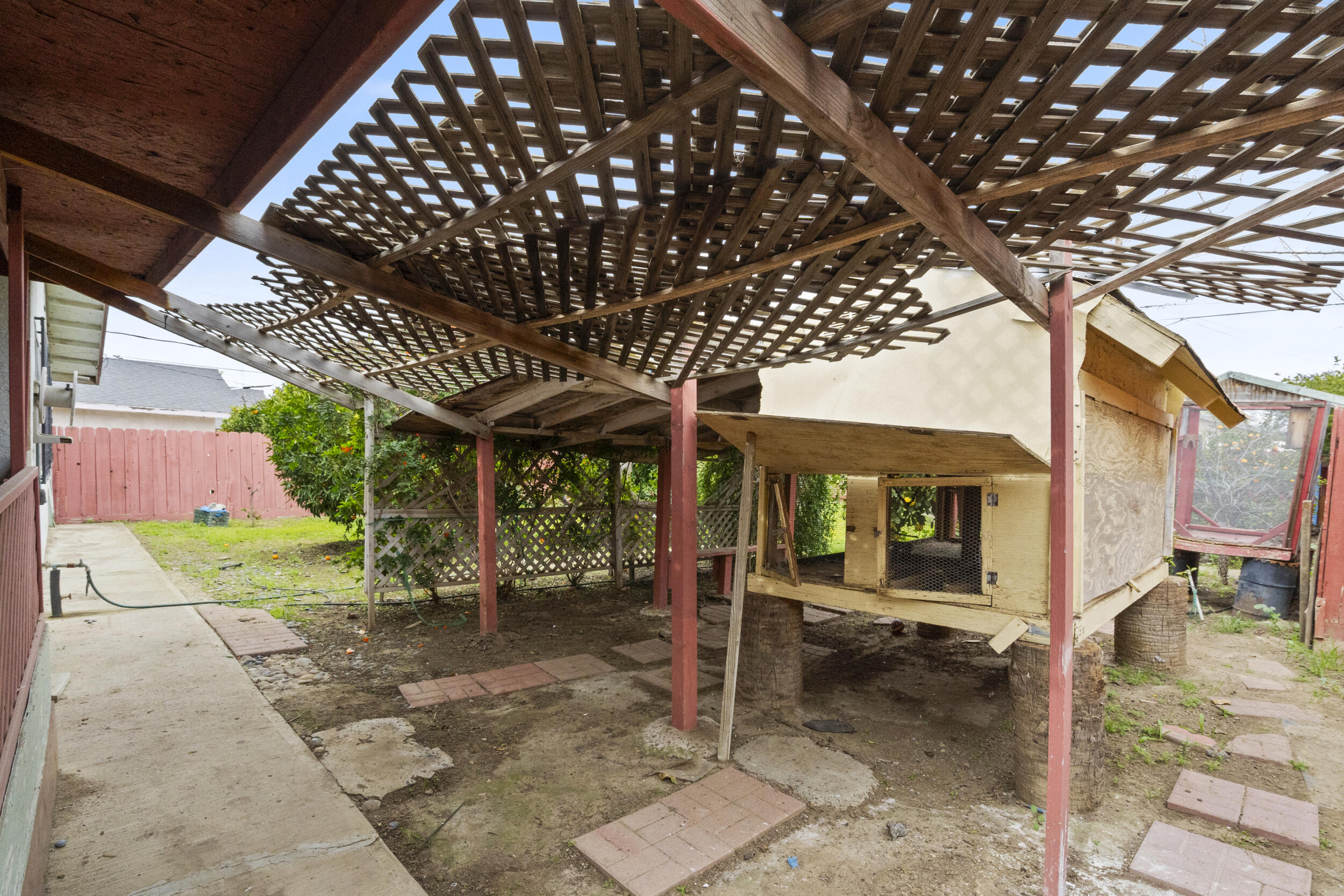 309 E Kern Street