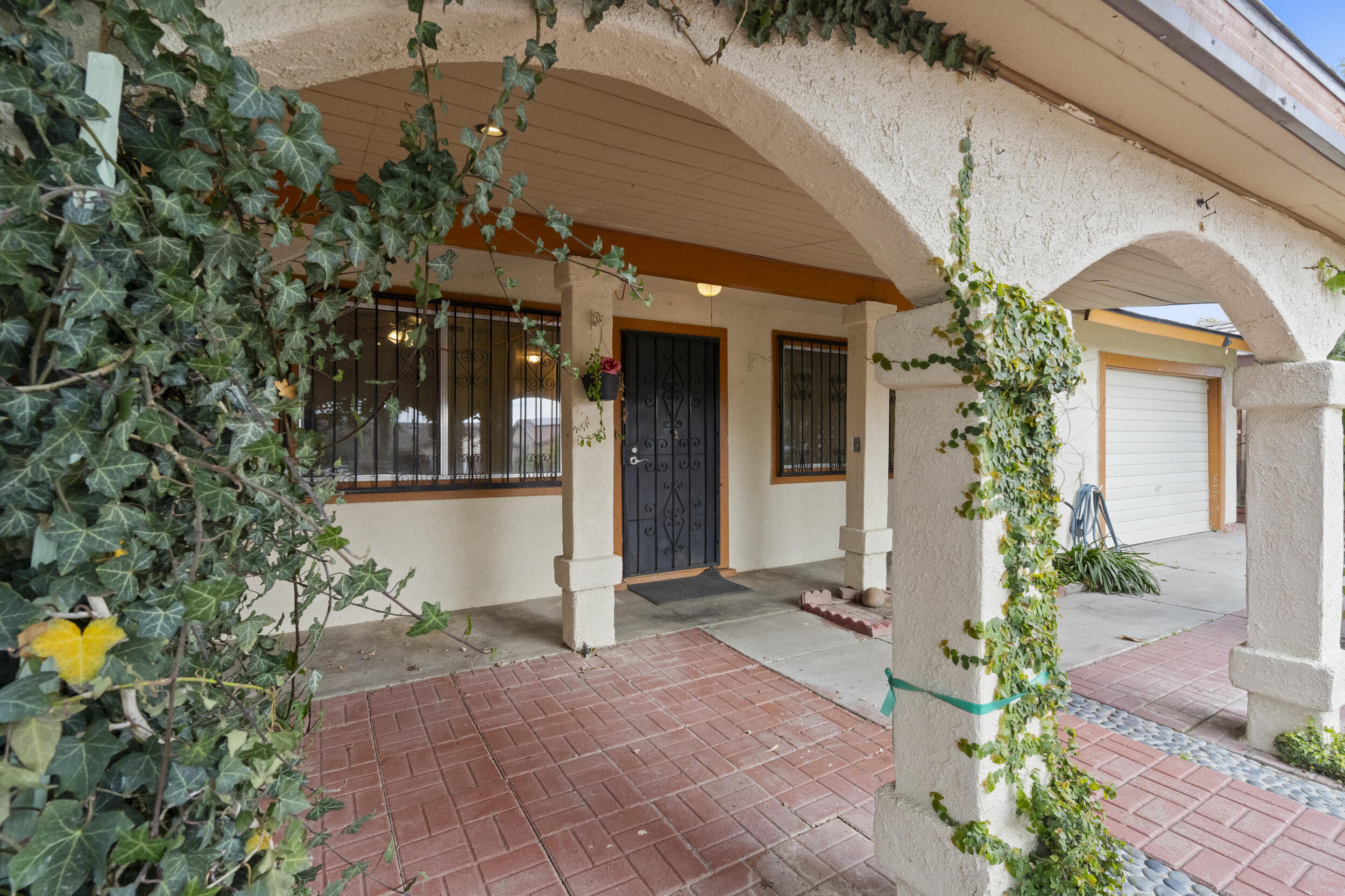 309 E Kern Street