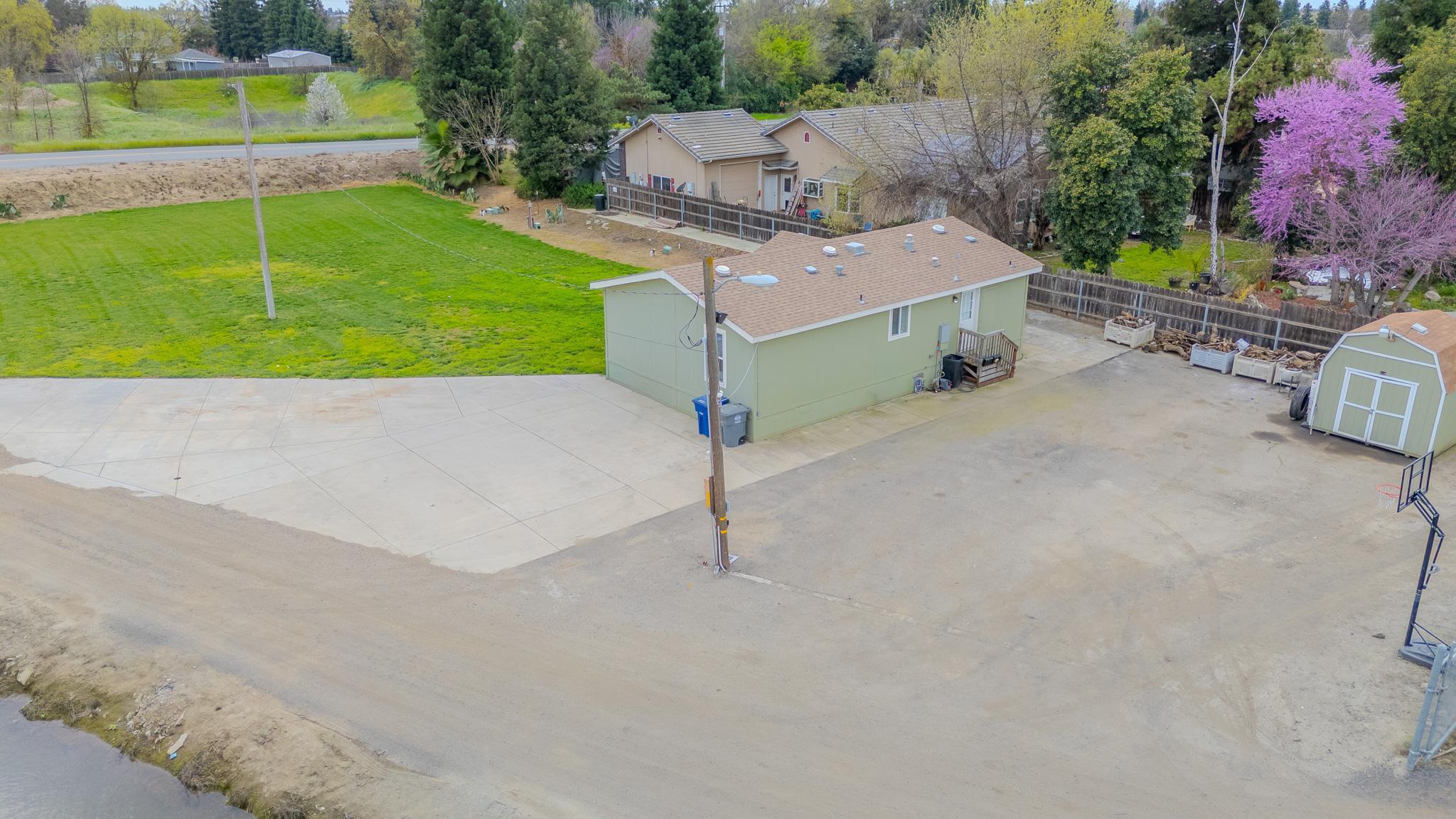 12770 Avenue 320