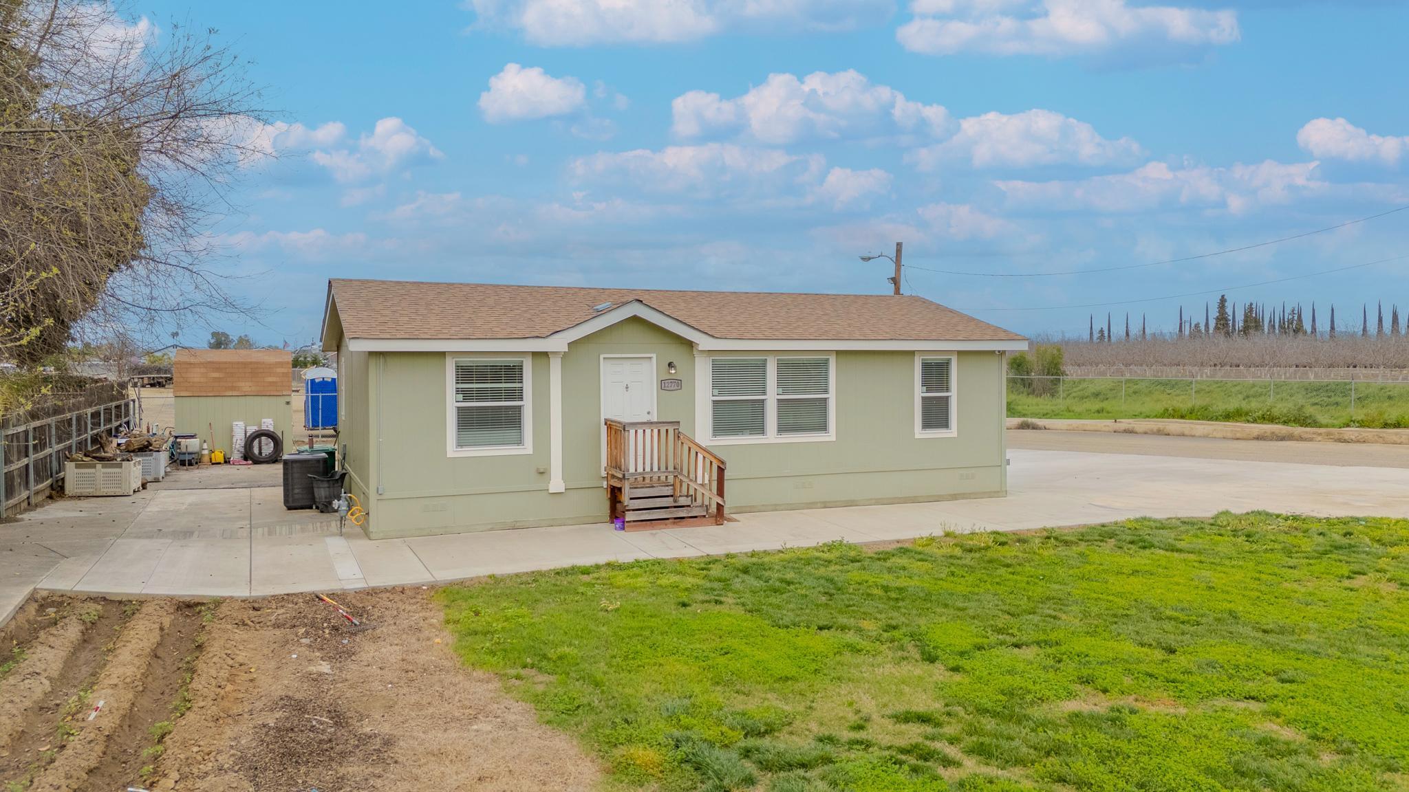 12770 Avenue 320