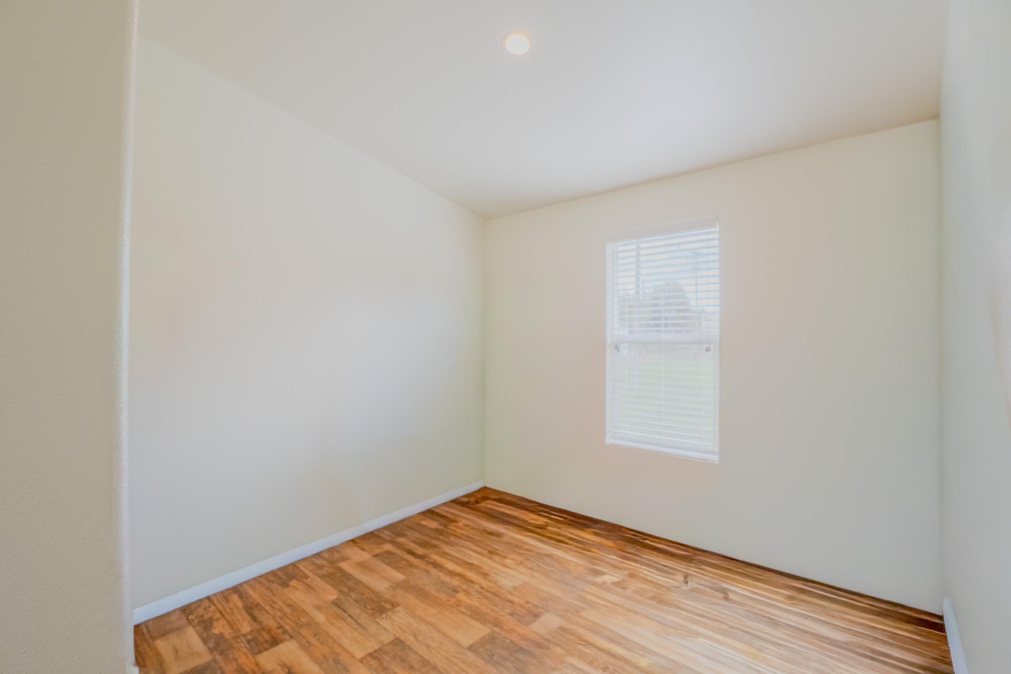 12770 Avenue 320