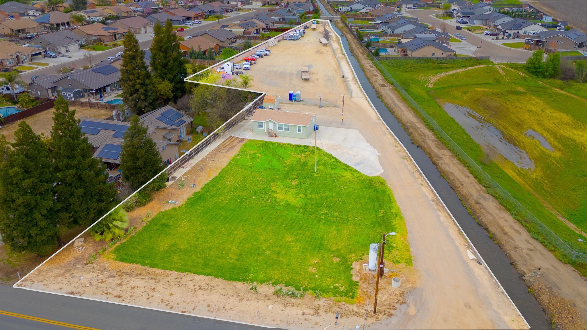 12770 Avenue 320