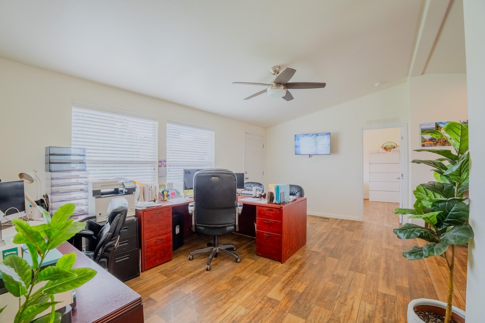 12770 Avenue 320