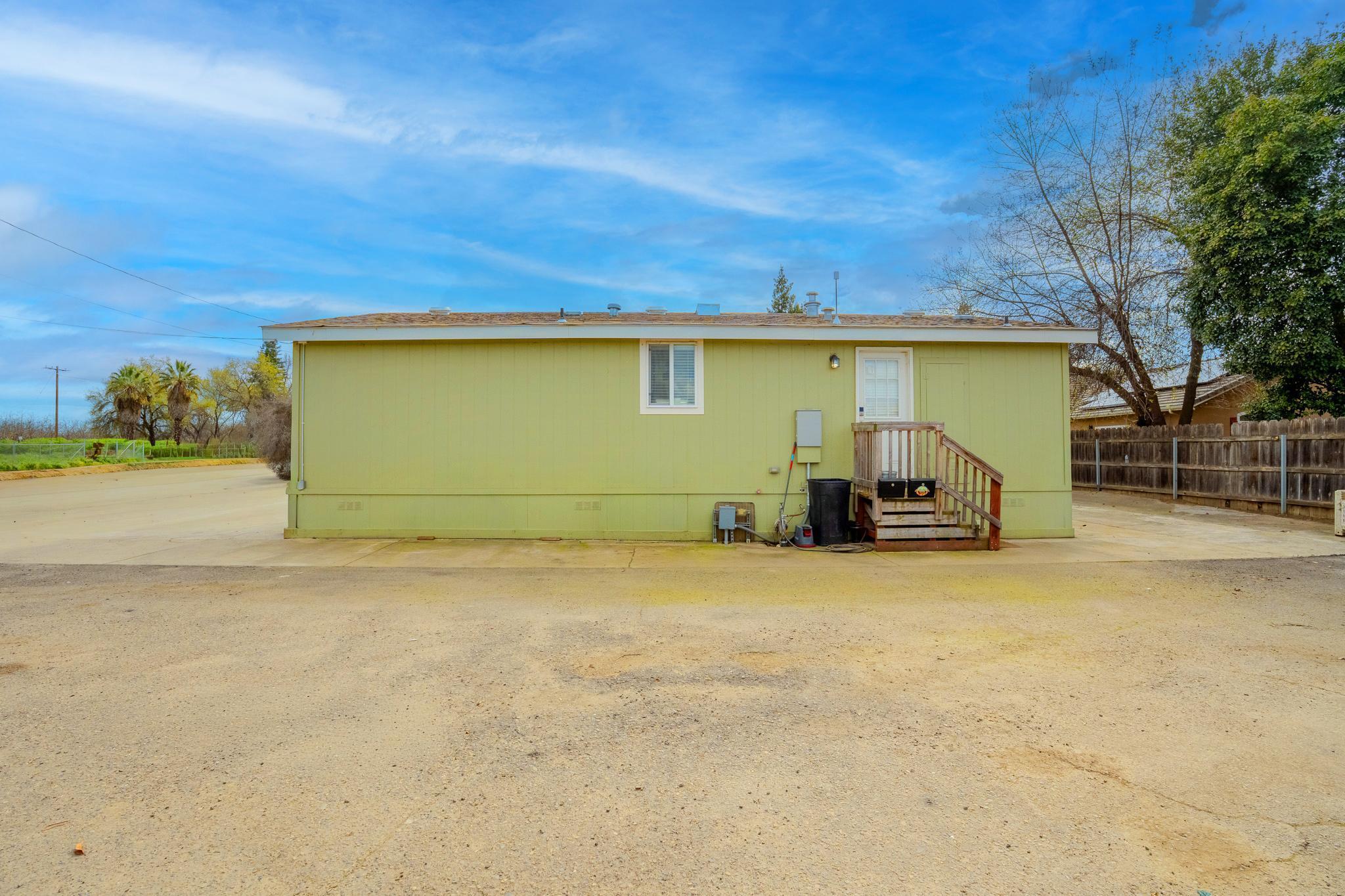 12770 Avenue 320